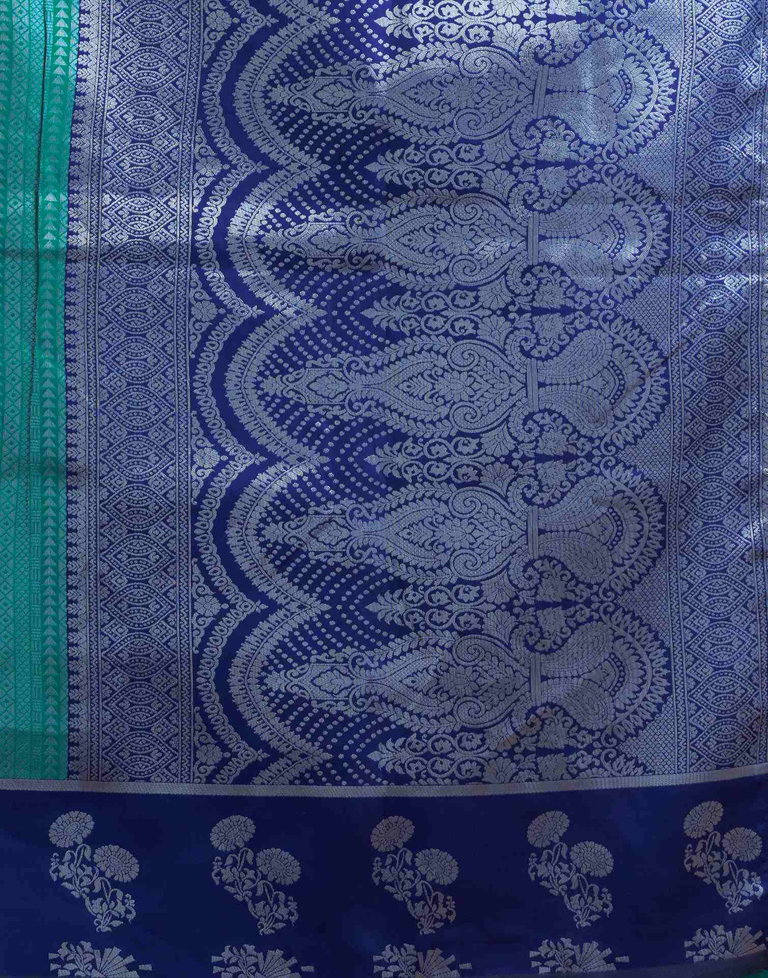 Green Silk Woven Kanjivaram Saree - Image 7