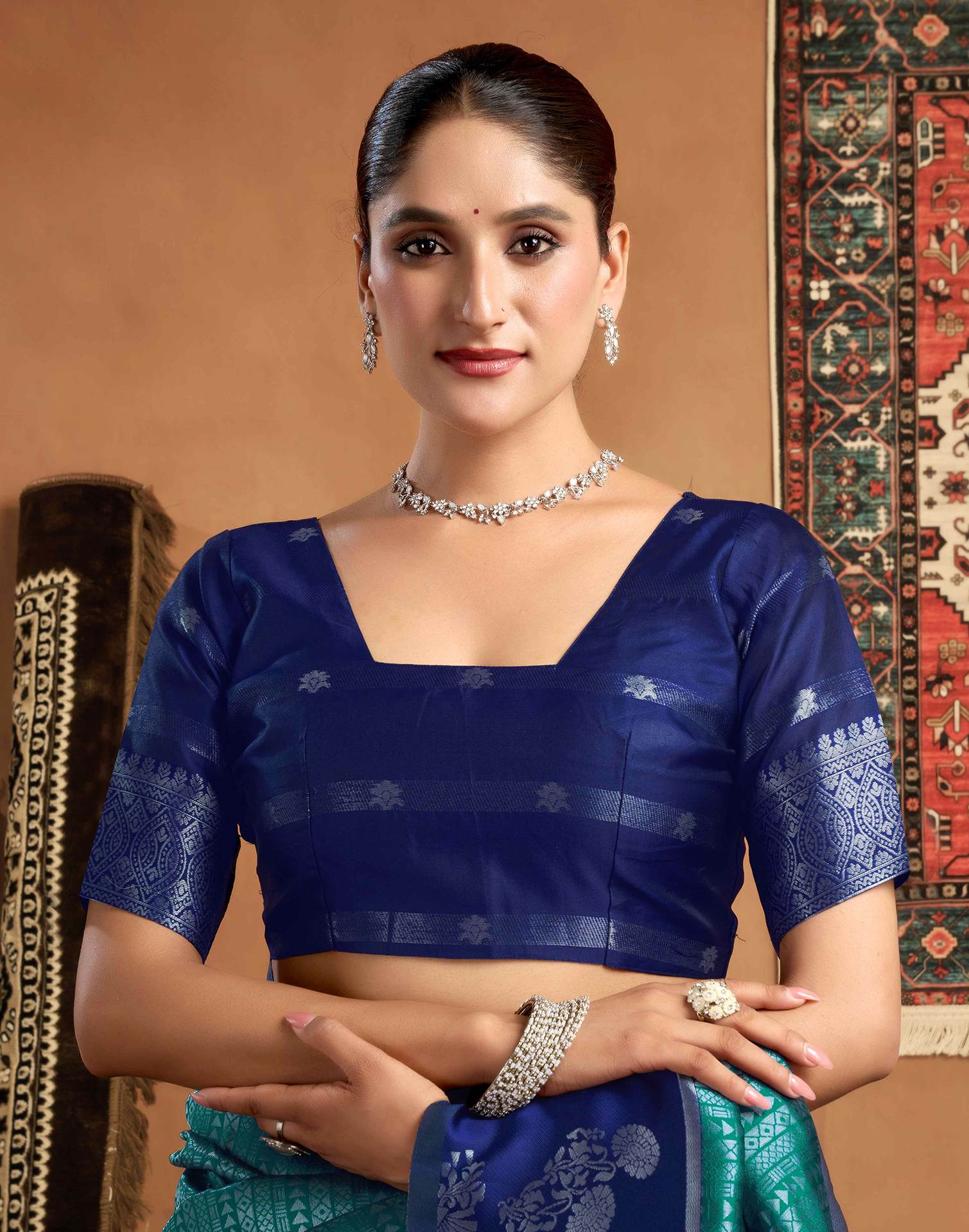 Green Silk Woven Kanjivaram Saree - Image 8