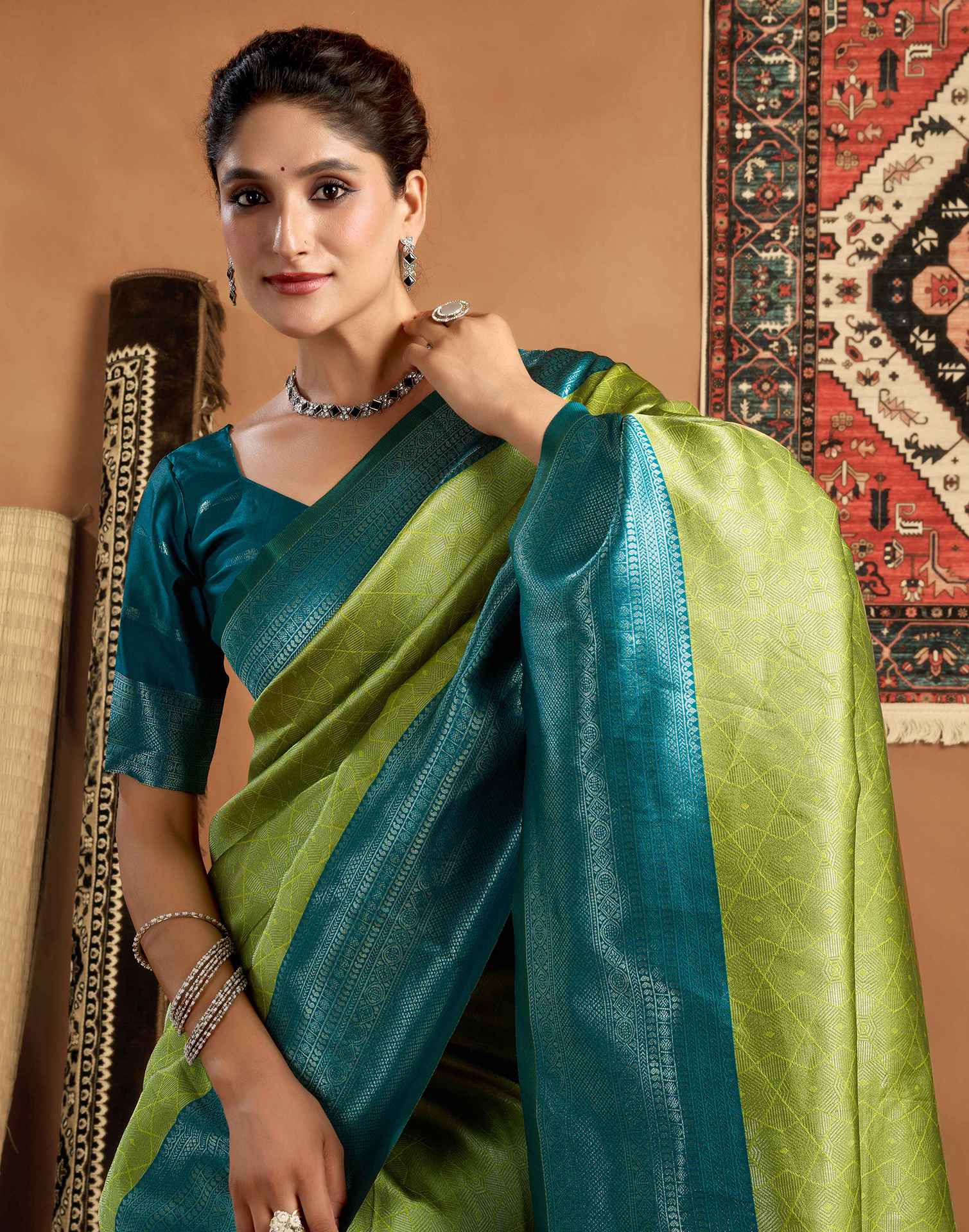 Green Silk Woven Kanjivaram Saree - Image 2