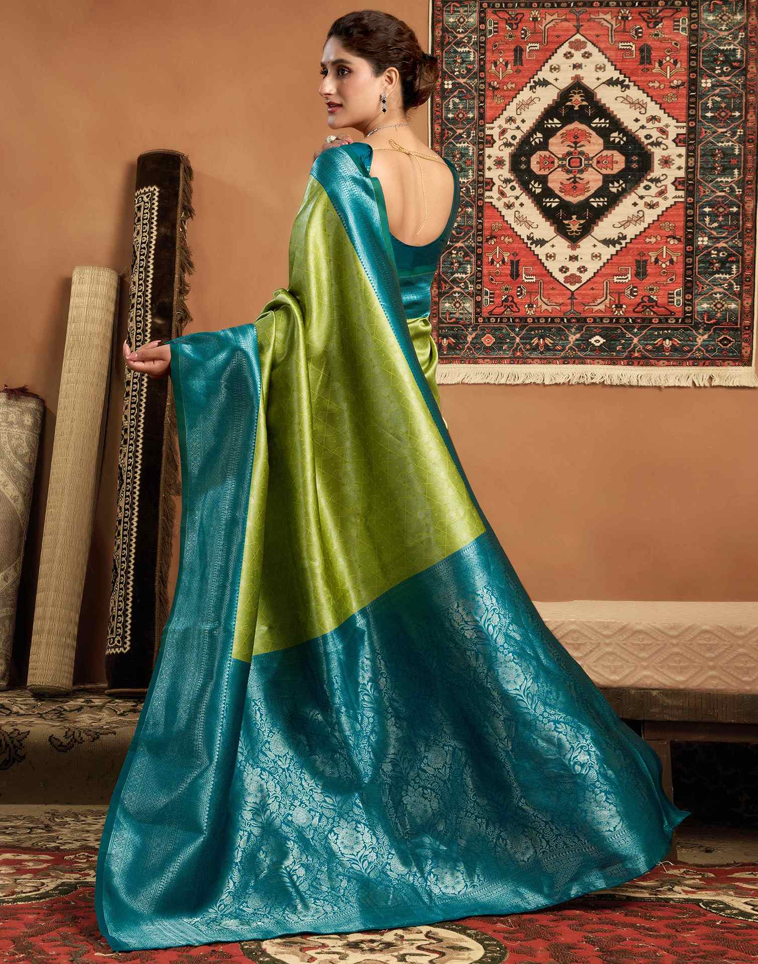 Green Silk Woven Kanjivaram Saree - Image 6