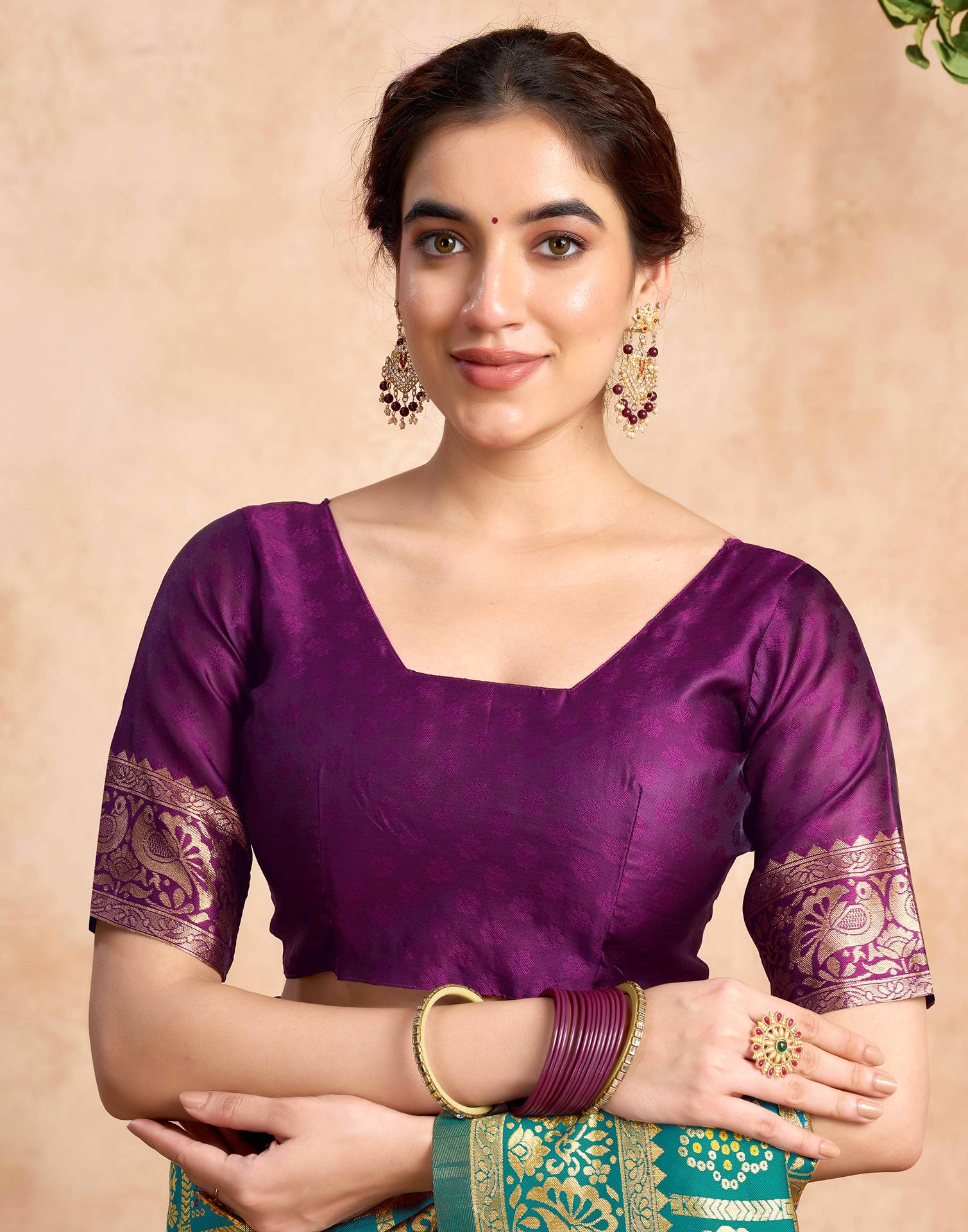 Green Silk Woven Patola Saree - Image 8