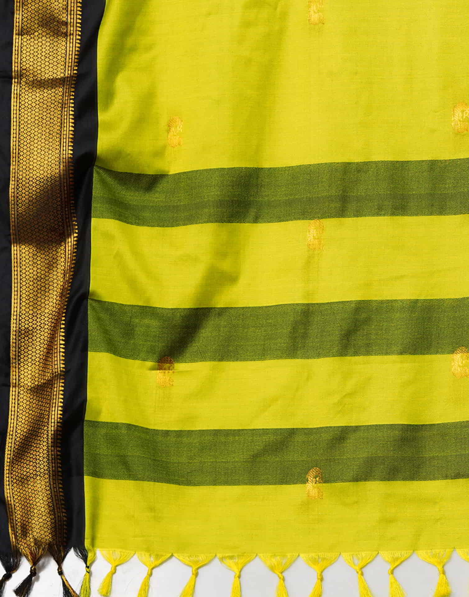 Lime Green Silk Woven Kanjivaram Saree - Image 7