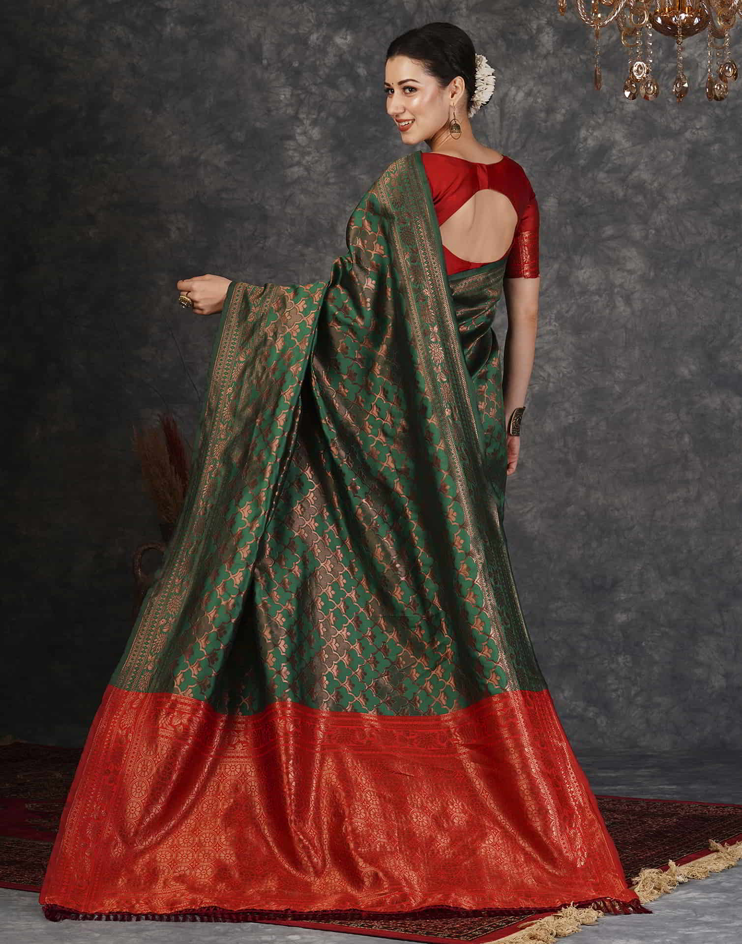 Dark Green Silk Woven Banarasi Saree - Image 4