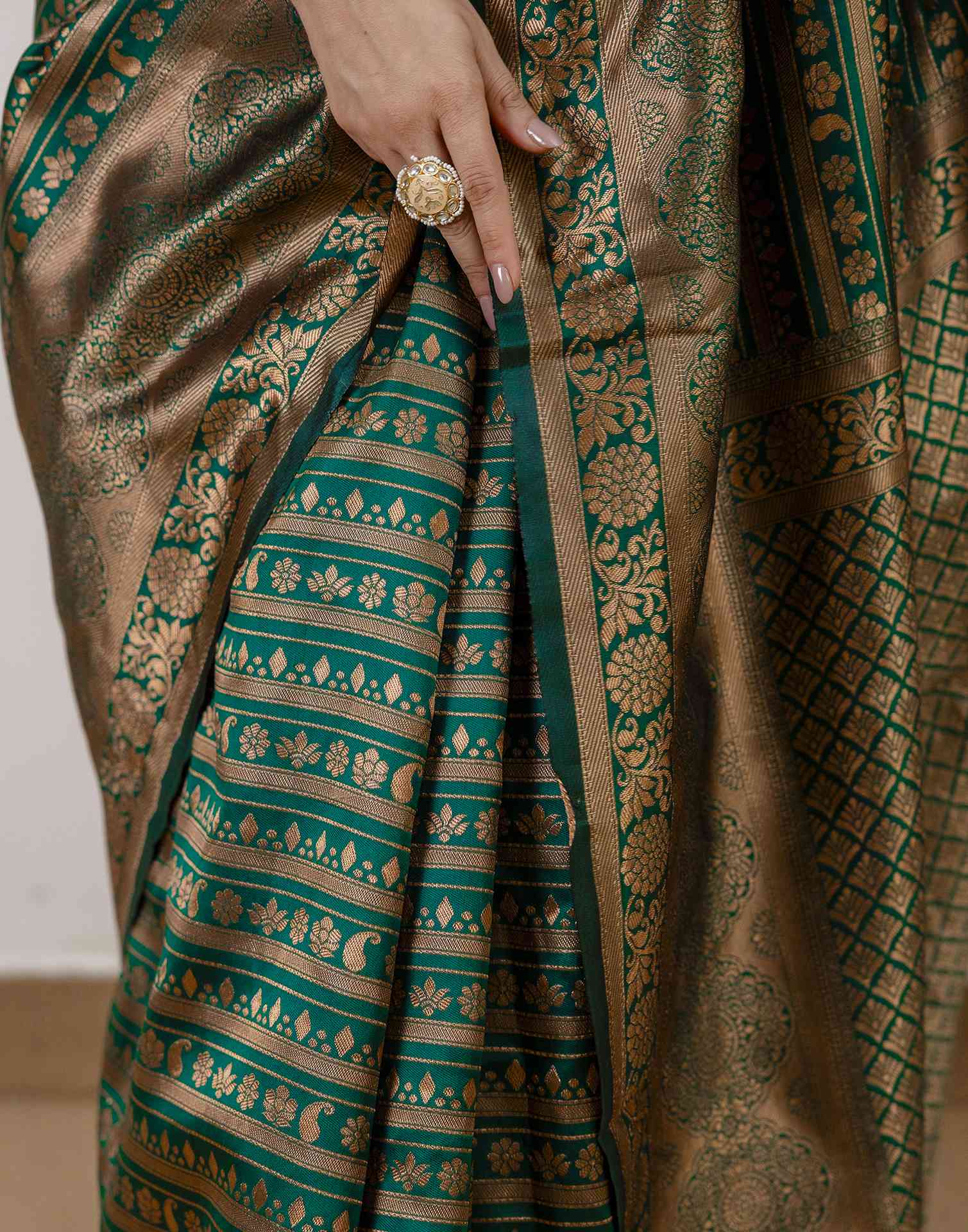 Green Silk Woven Banarasi Saree - Image 10