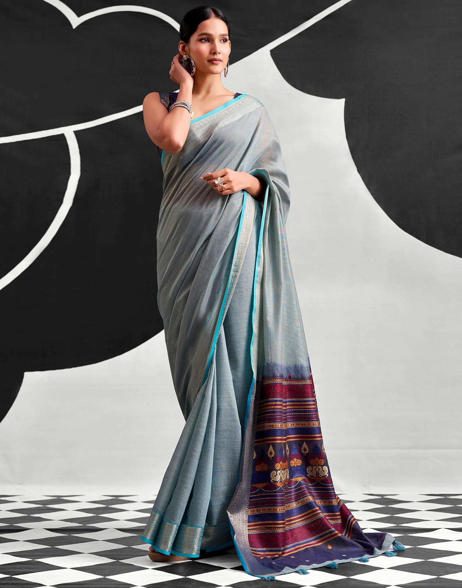 Grey Cotton Silk Woven Saree - Image 2