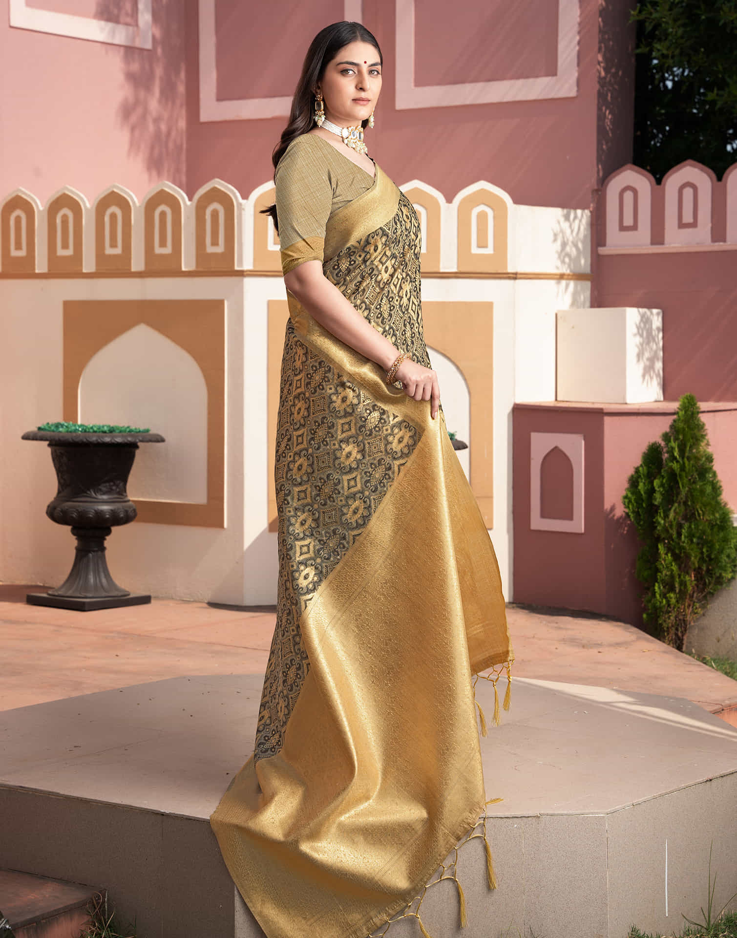 Grey Cotton Weaving Ikkat Saree - Image 5