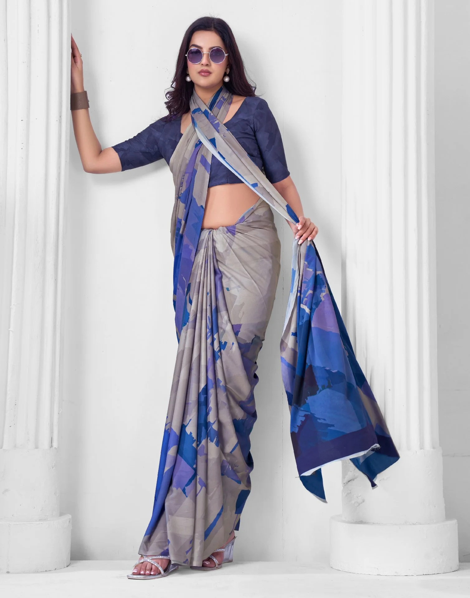 Grey Crepe Printed Saree - Image 4