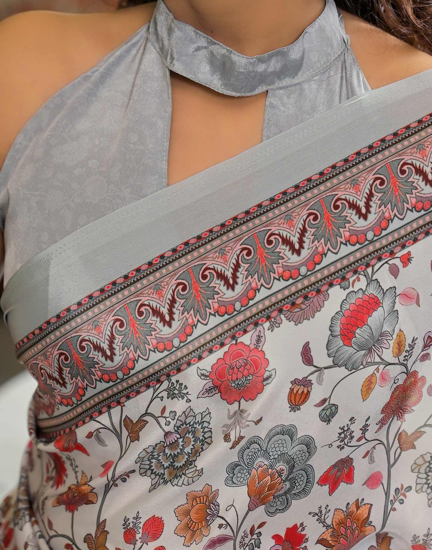 Grey Crepe Silk Printed Saree - Image 9
