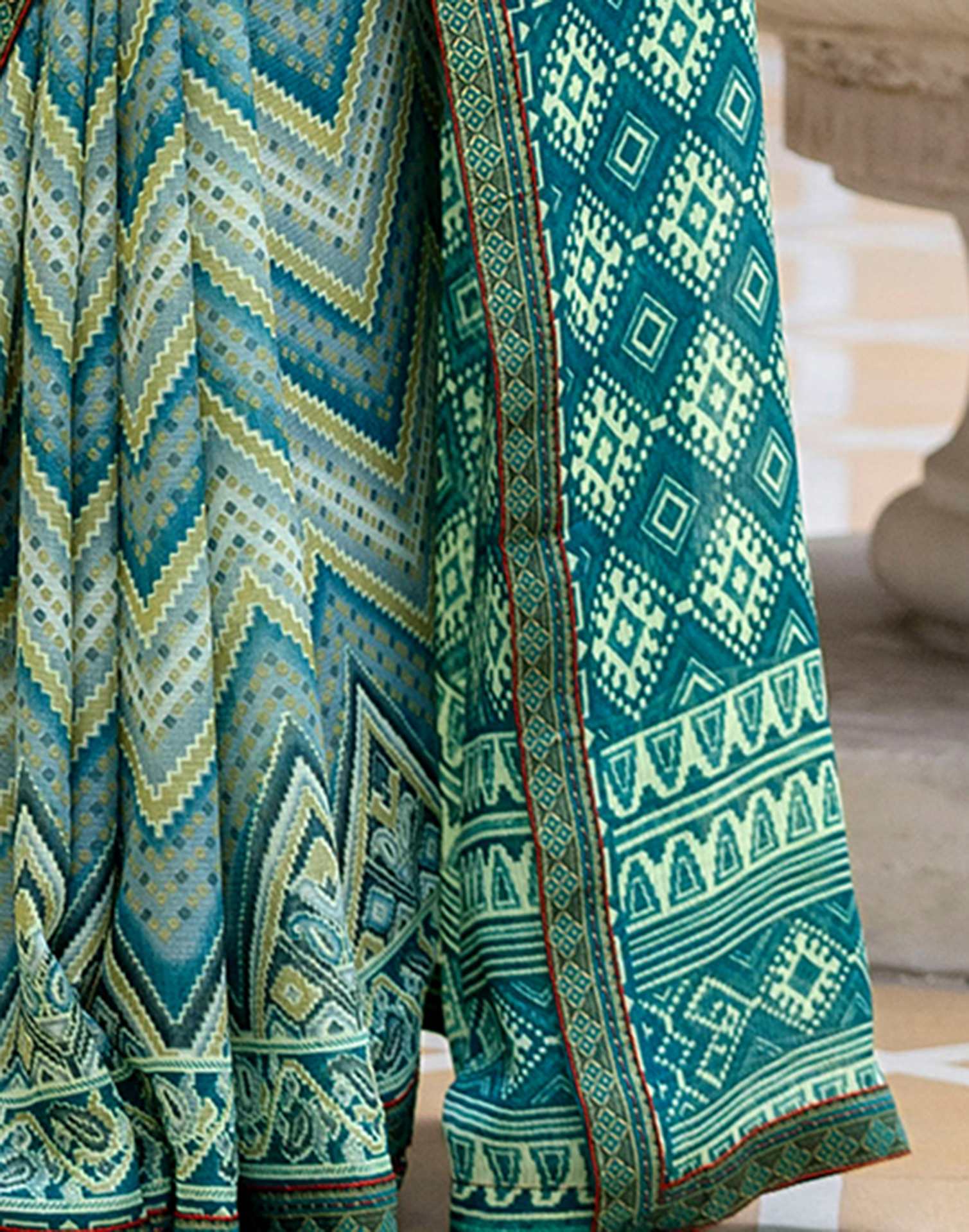 Grey Georgette Ikkat Printed Lace Saree - Image 11