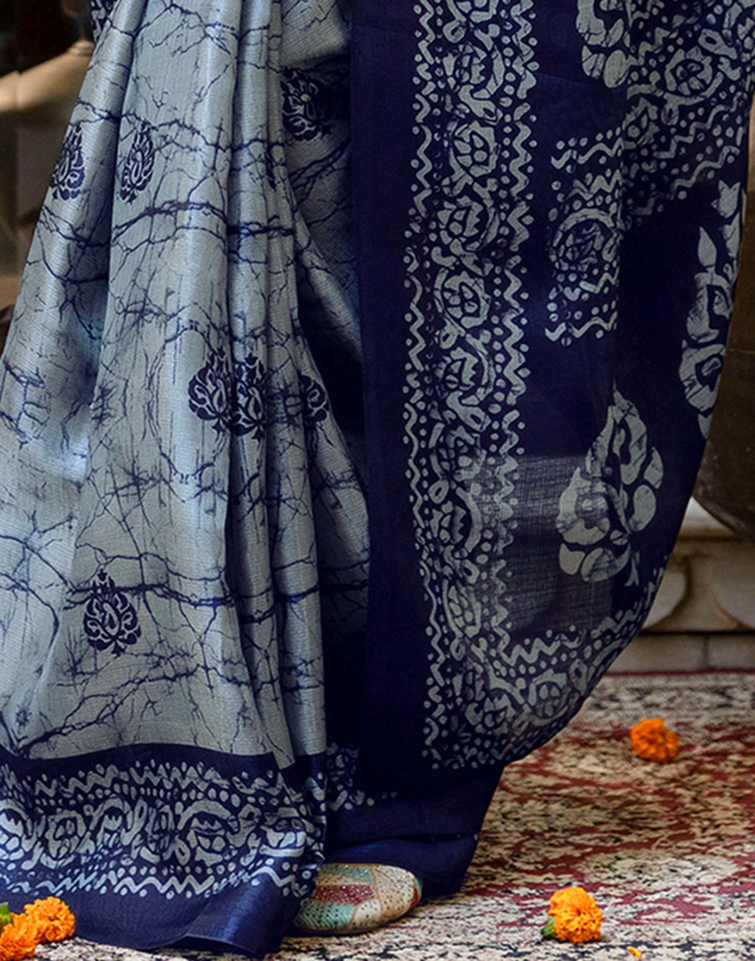 Grey Khadi Printed Saree - Image 4