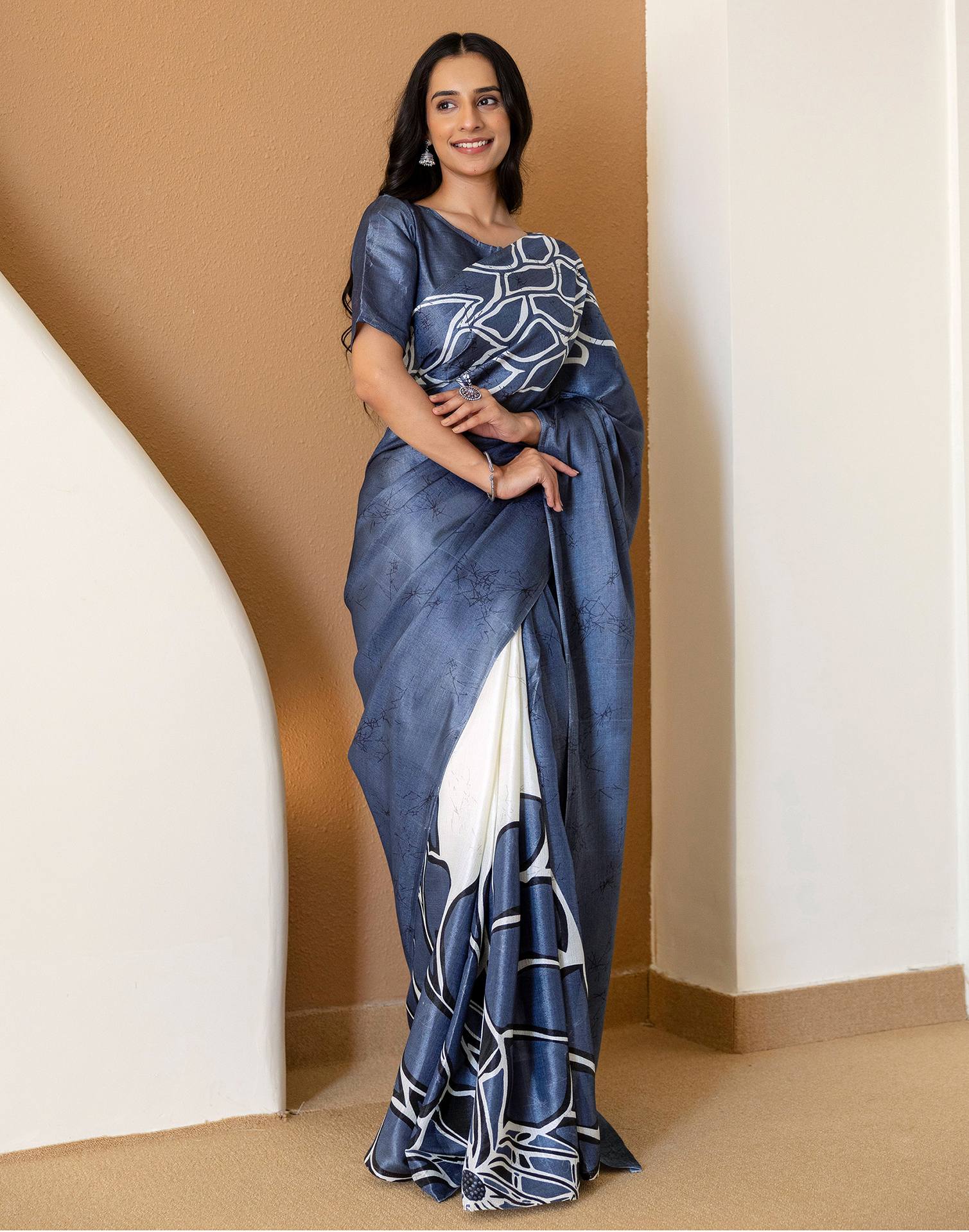Grey Khadi Printed Saree - Image 5