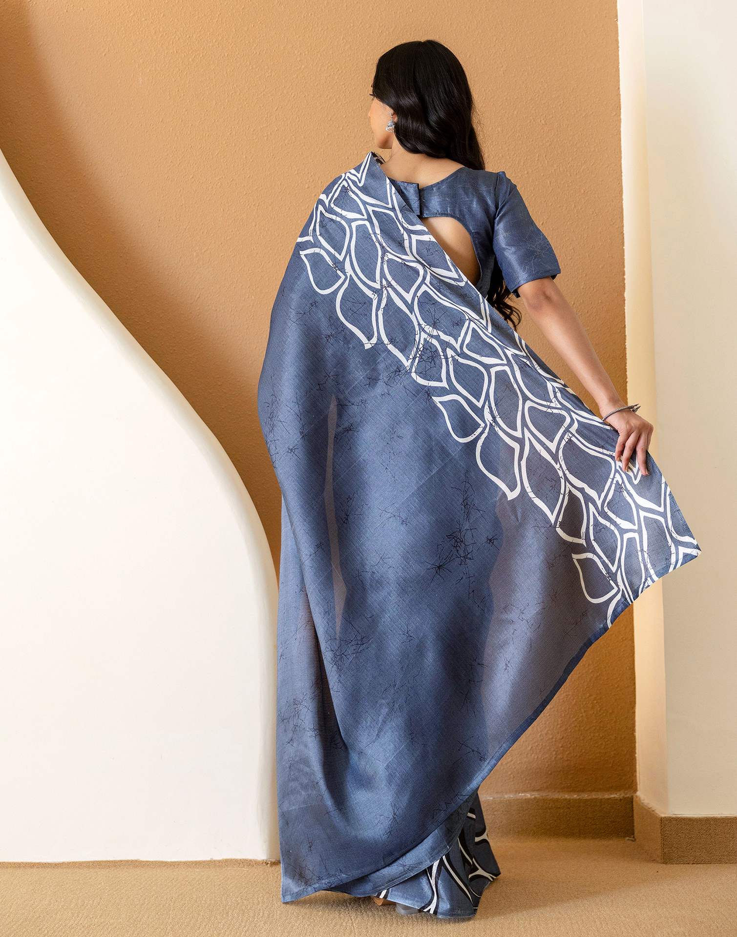 Grey Khadi Printed Saree - Image 6
