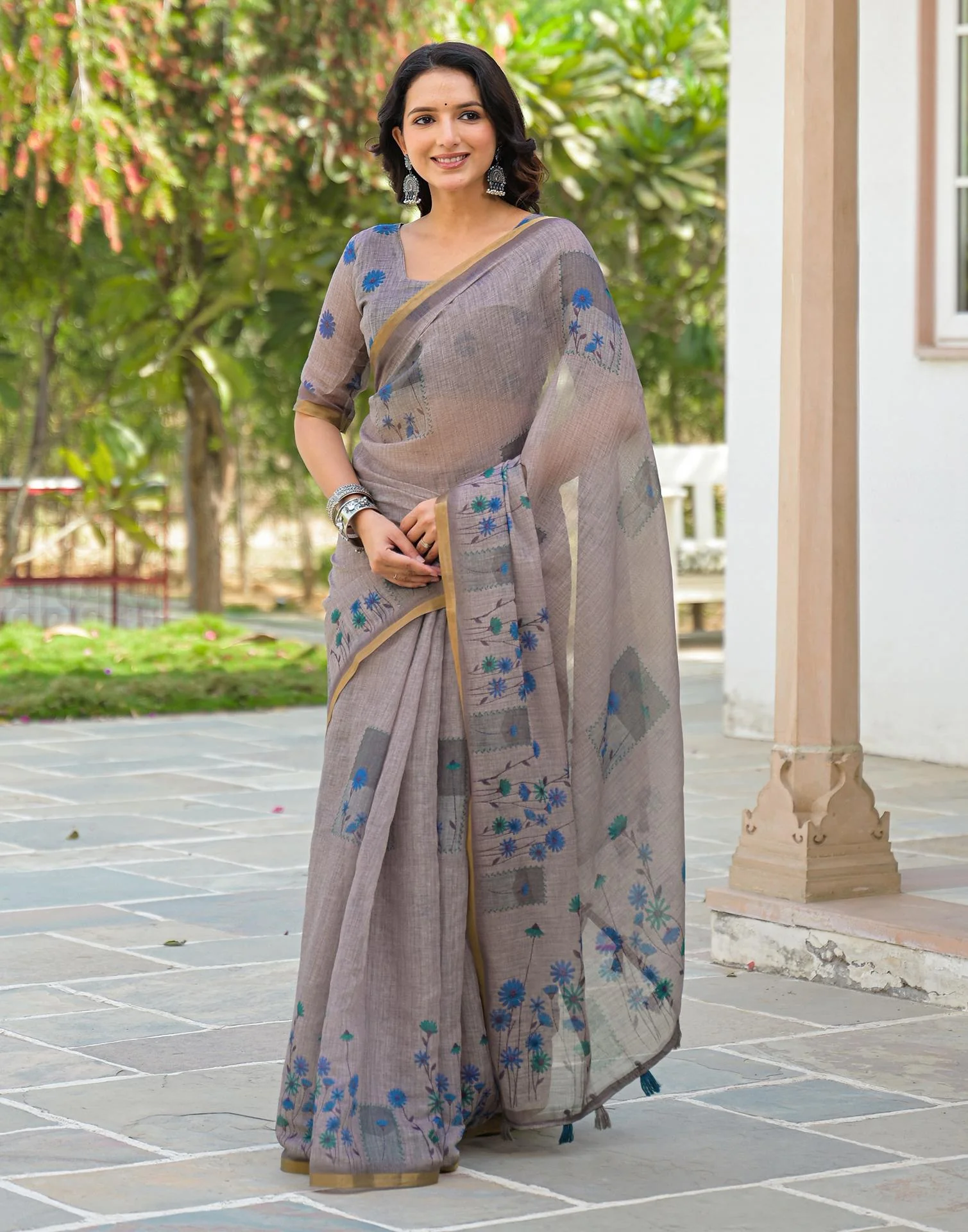 Grey Linen Floral Printed Saree - Image 4