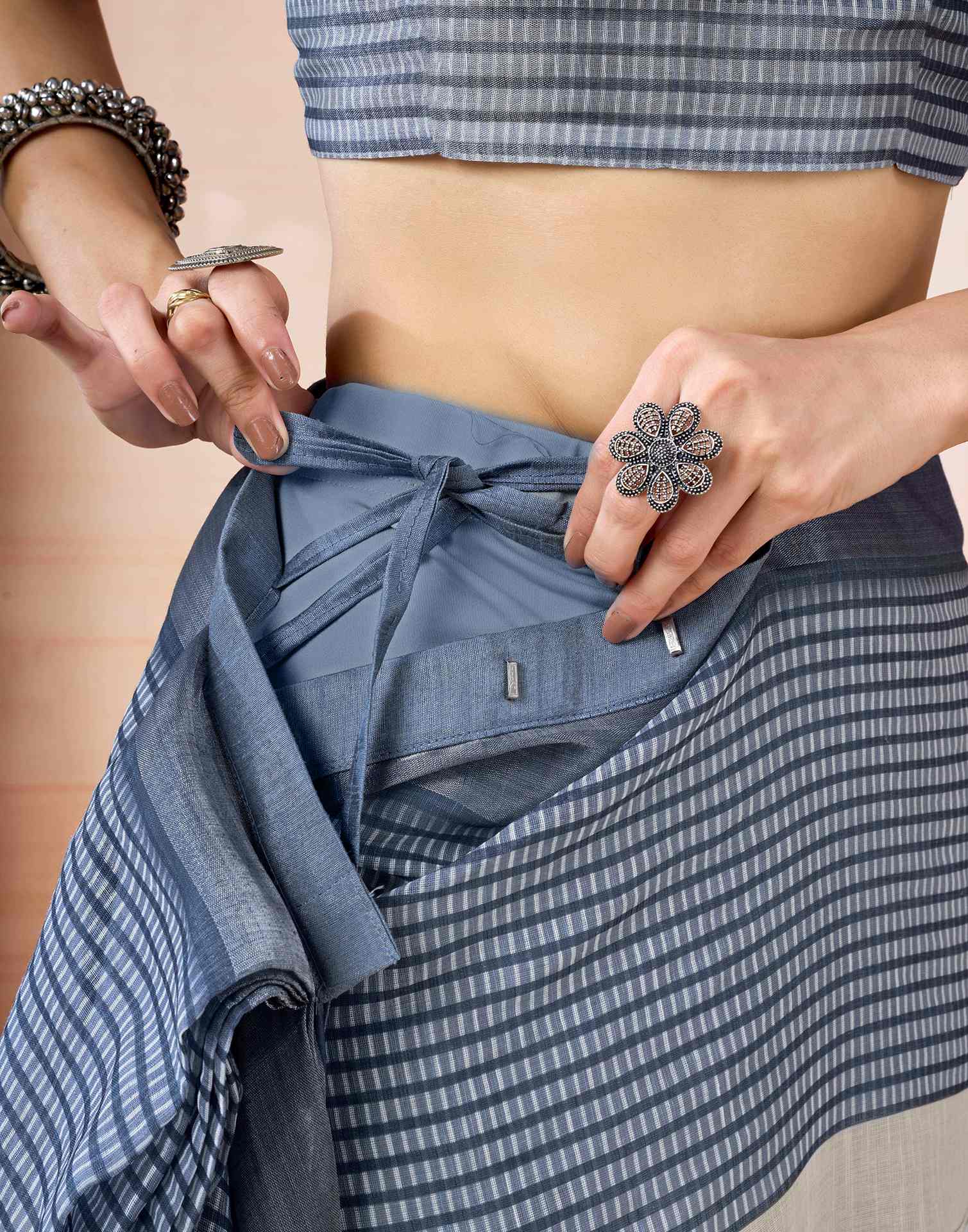 Ready to Wear Grey Linen Printed Saree With Pocket - Image 5