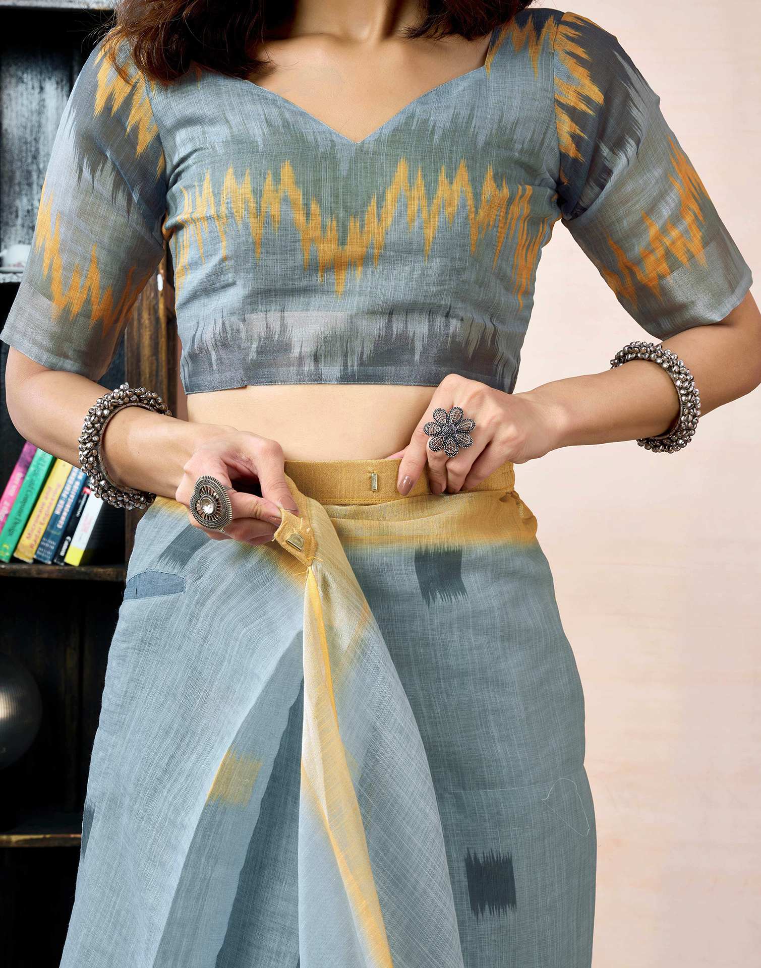 Ready To Wear Grey Linen Printed Saree With Pocket - Image 10