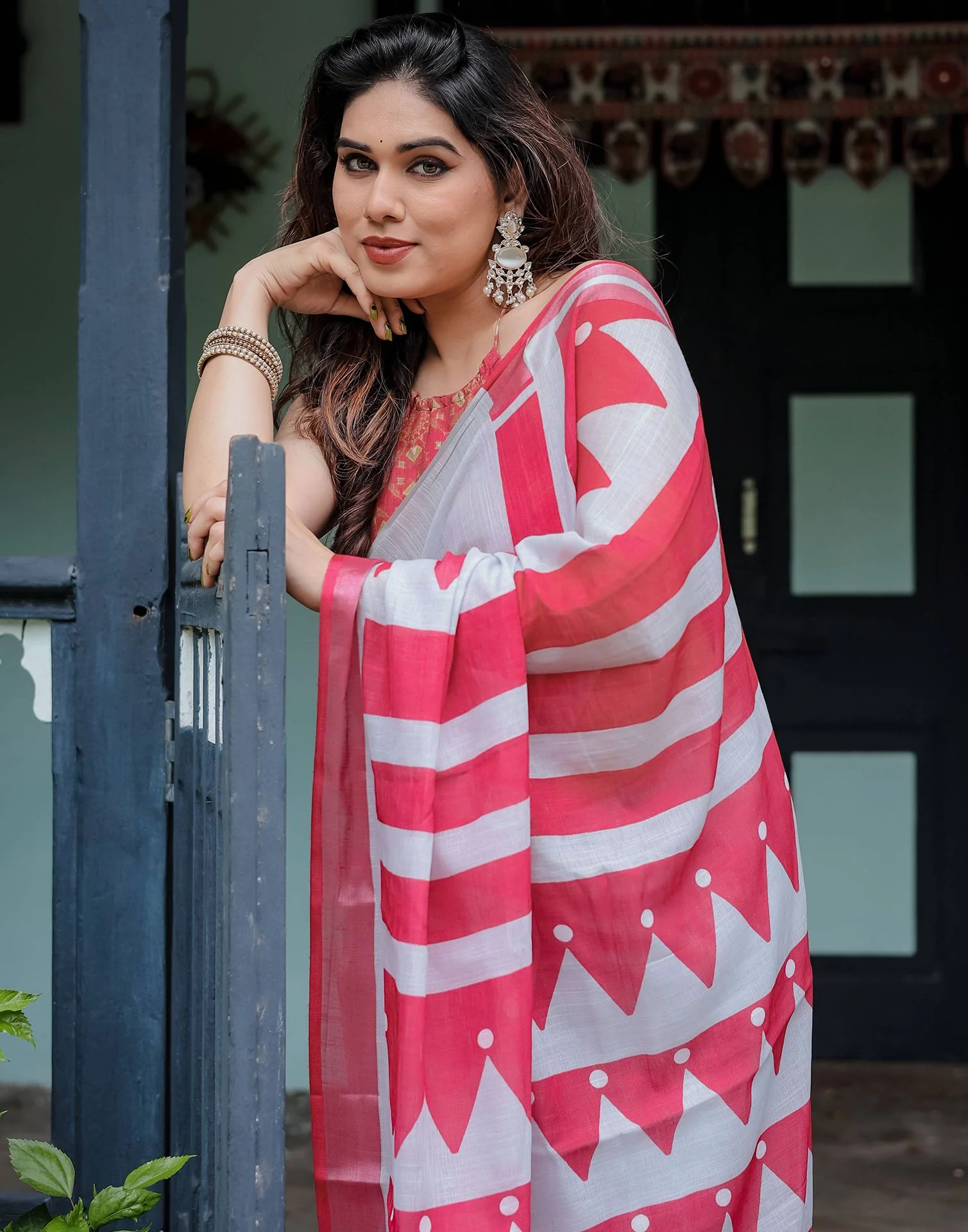 Grey Linen Printed Saree - Image 2