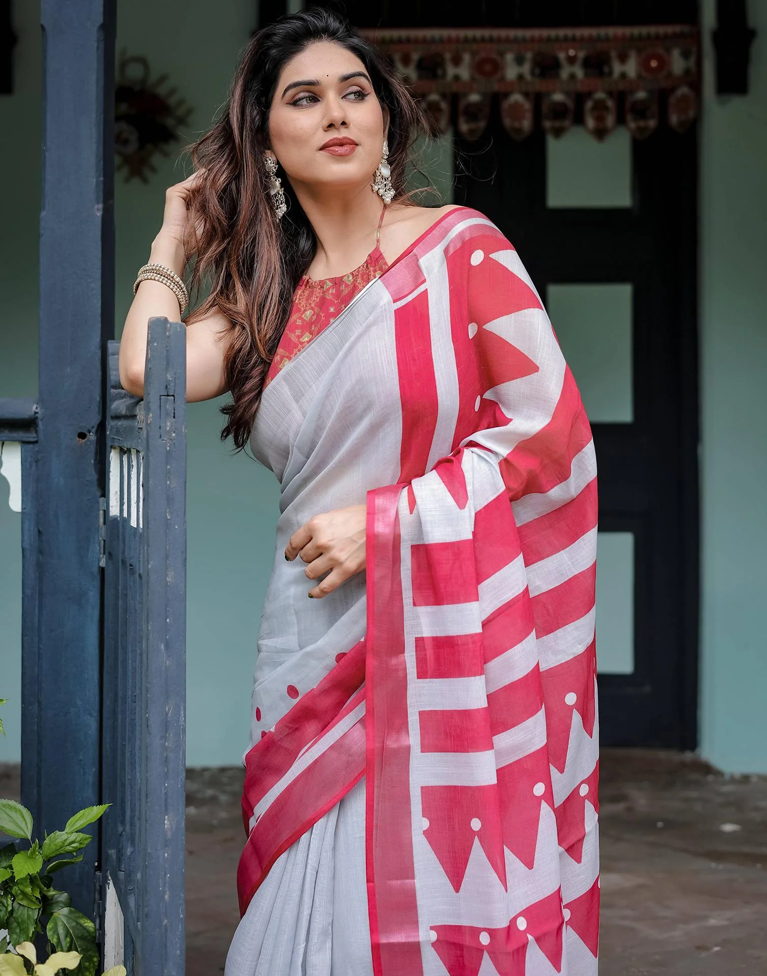 Grey Linen Printed Saree - Image 4