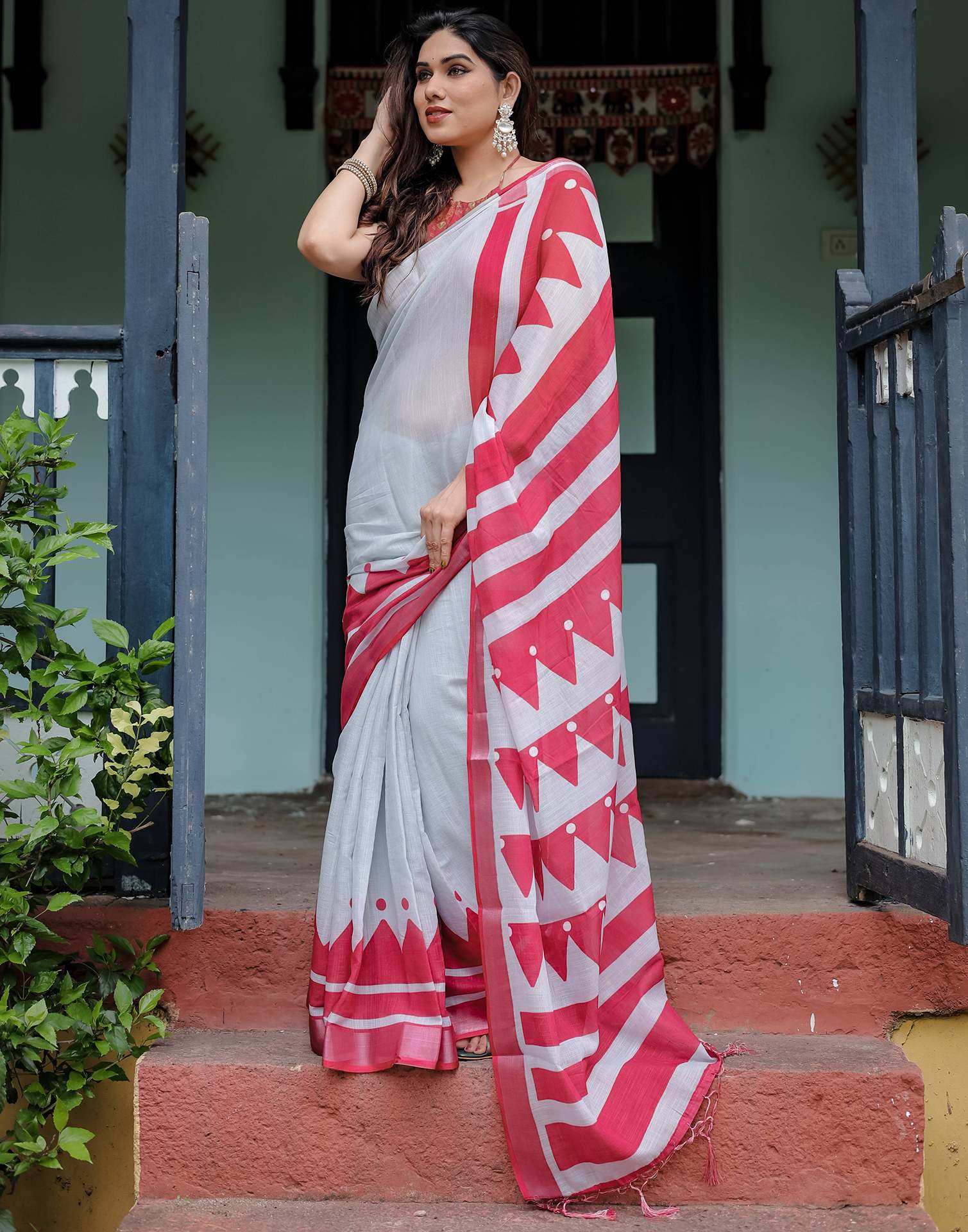 Grey Linen Printed Saree - Image 5
