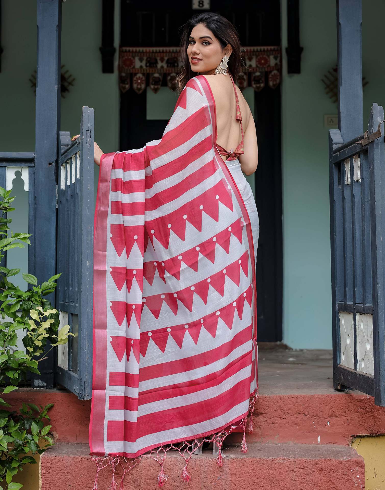Grey Linen Printed Saree - Image 6
