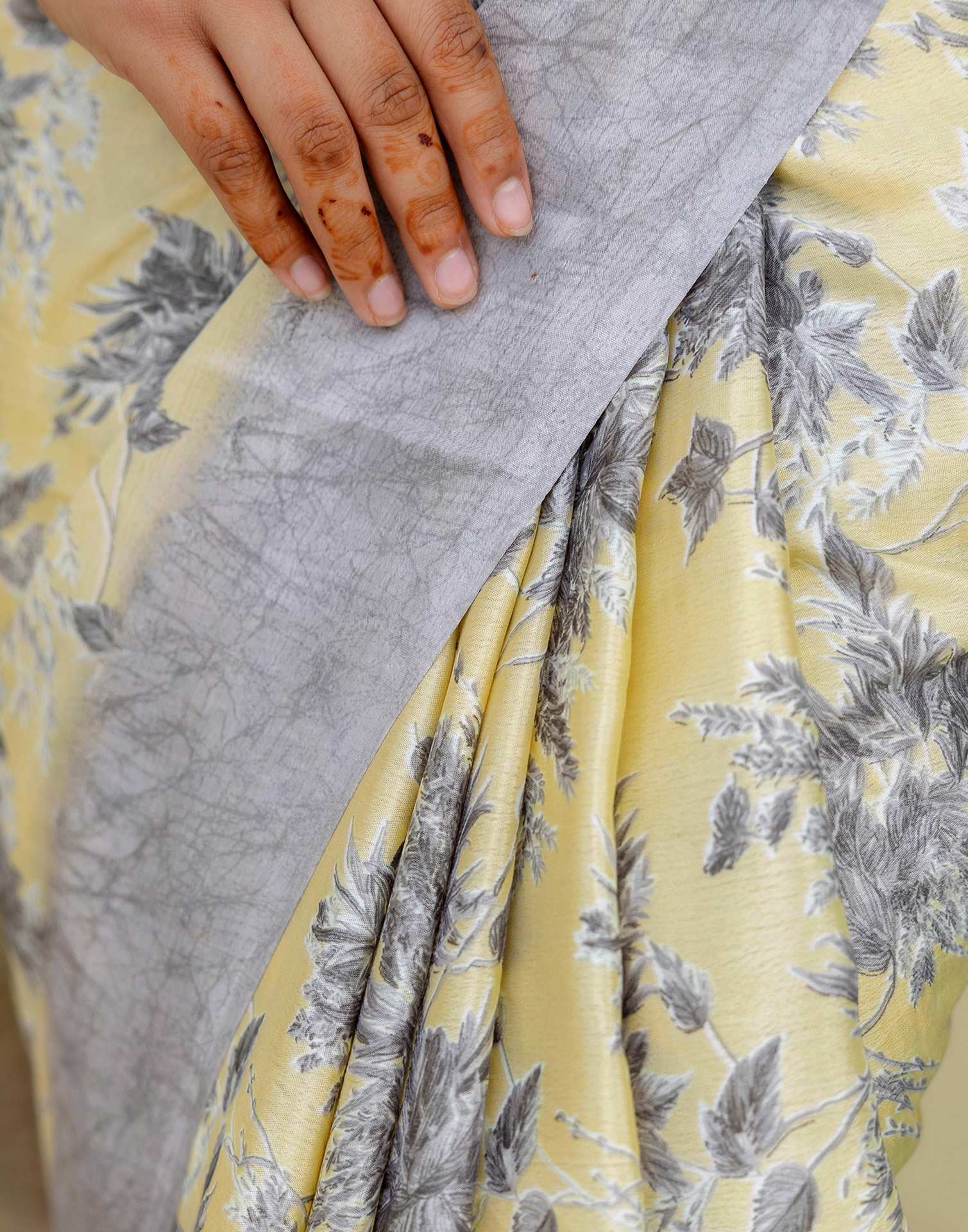 Grey SilkĀ Printed Saree - Image 9