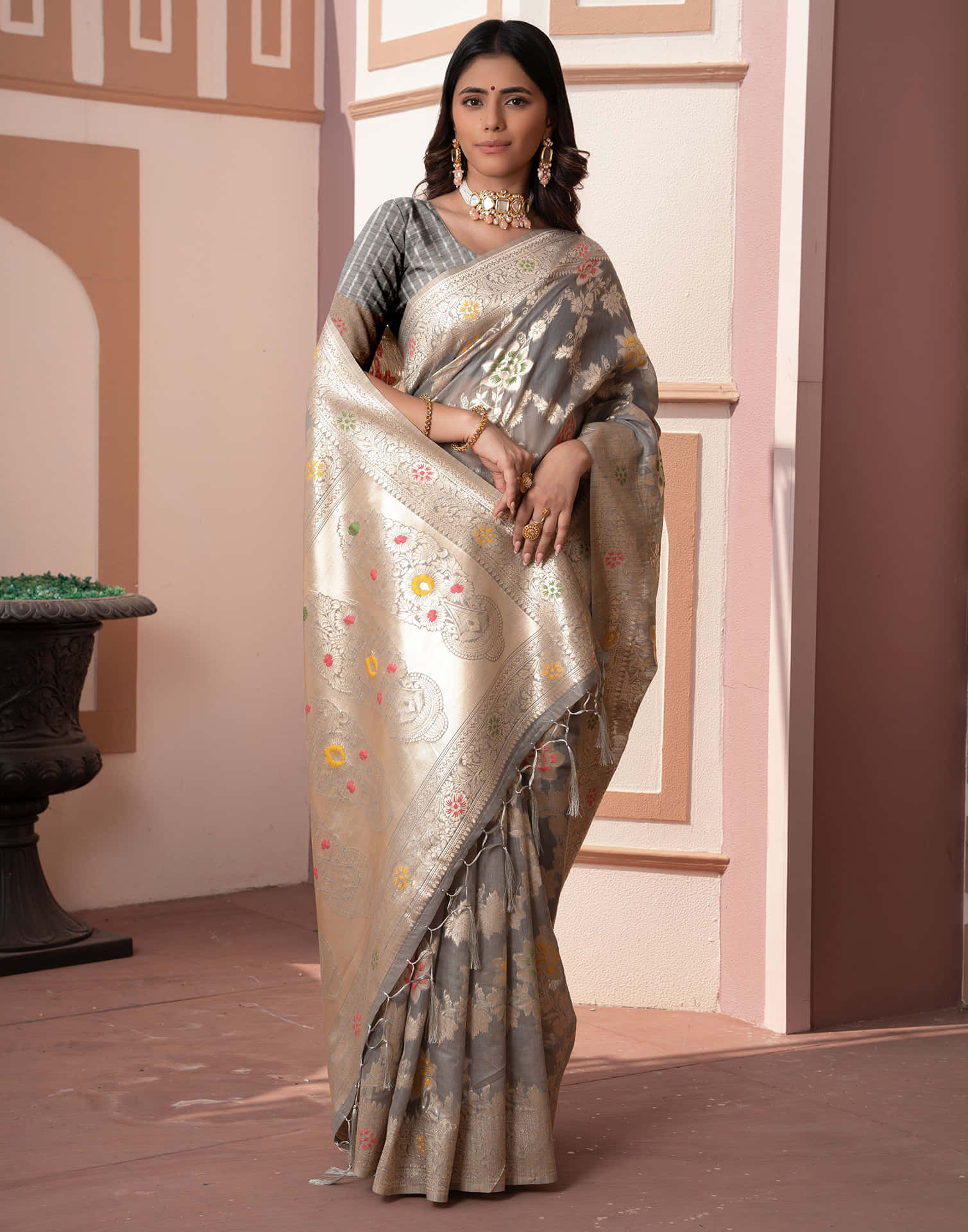 Grey Silk Weaving Banarasi Saree - Image 4