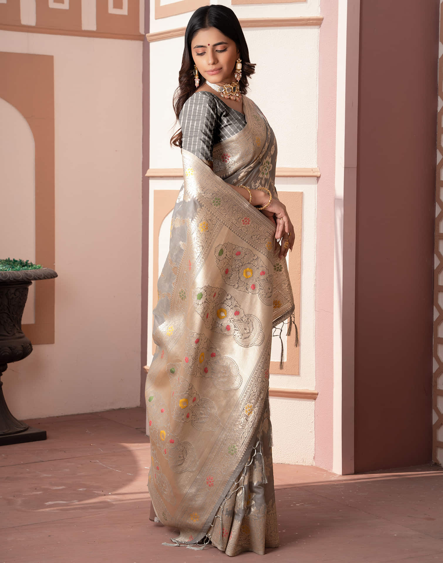 Grey Silk Weaving Banarasi Saree - Image 5