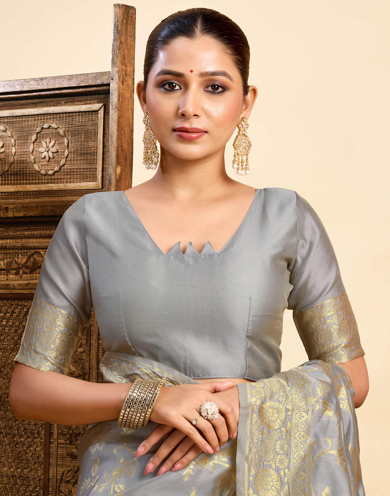 Grey Silk Woven Banarasi Saree - Image 7