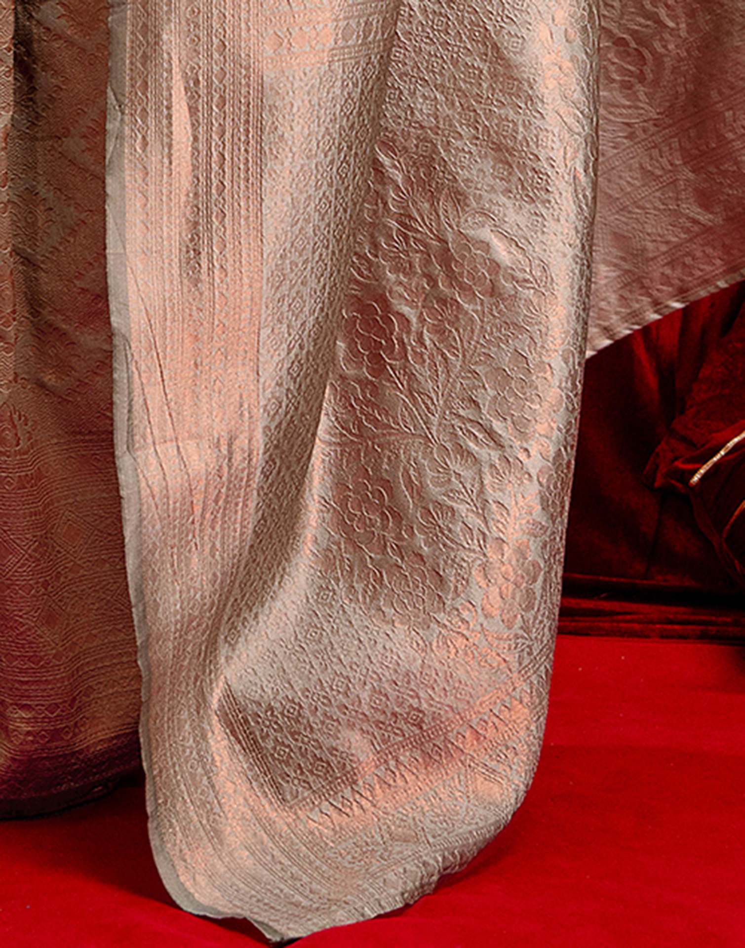 Grey Silk Woven Banarasi Saree - Image 10