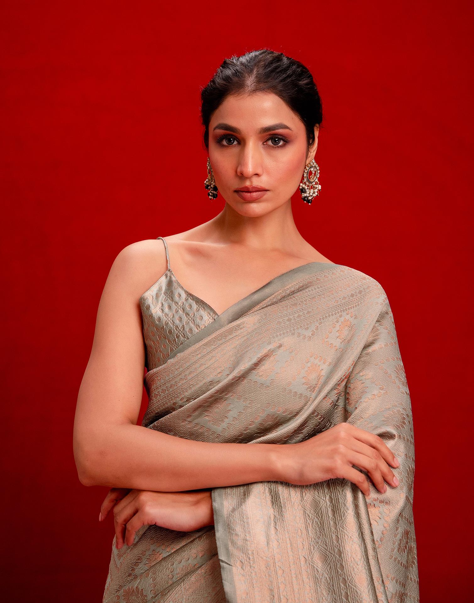 Grey Silk Woven Banarasi Saree - Image 2