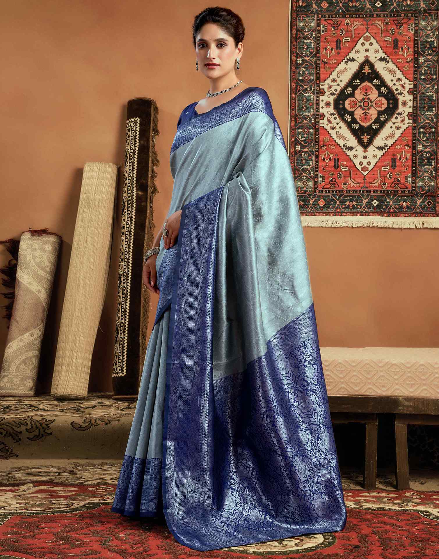 Grey Silk Woven Kanjivaram Saree - Image 4