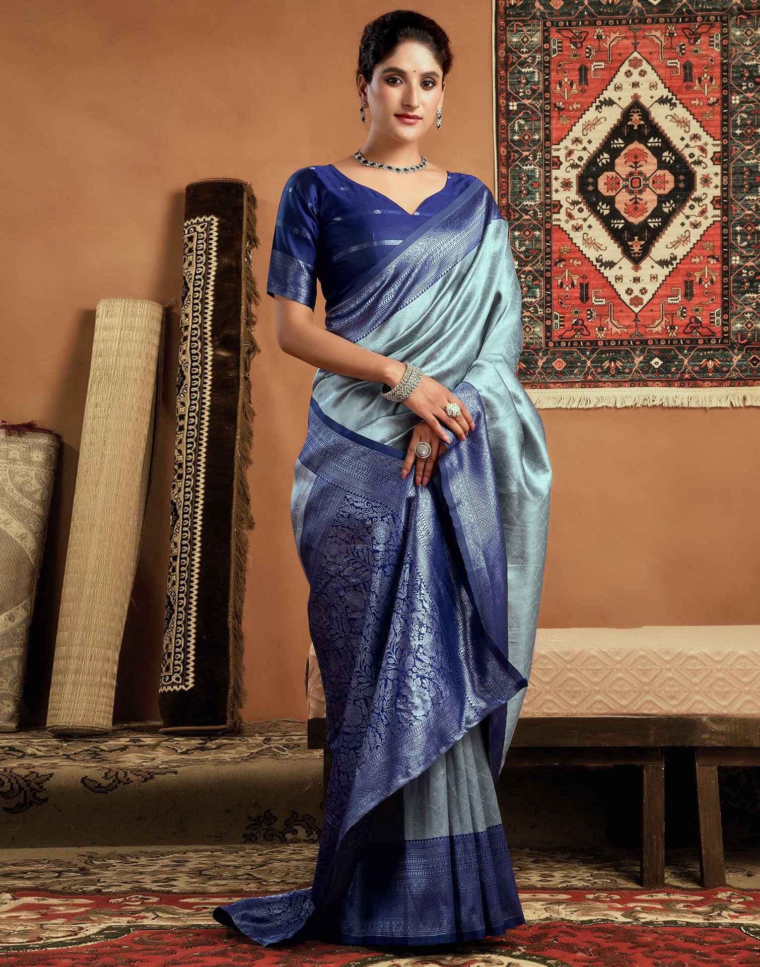 Grey Silk Woven Kanjivaram Saree - Image 6