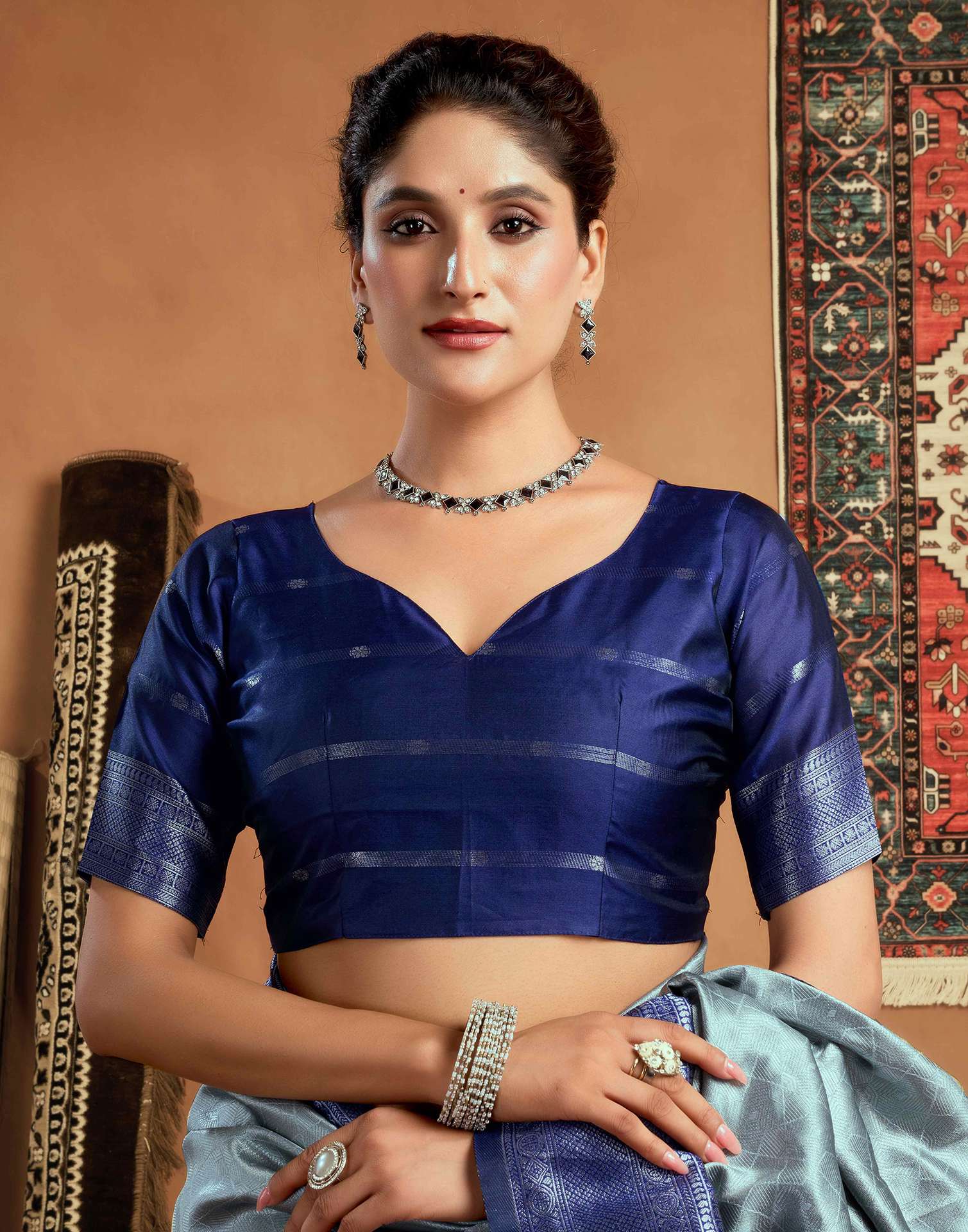 Grey Silk Woven Kanjivaram Saree - Image 8