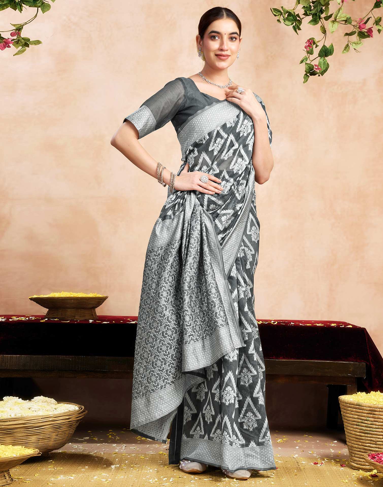 Grey Silk Woven Saree - Image 5