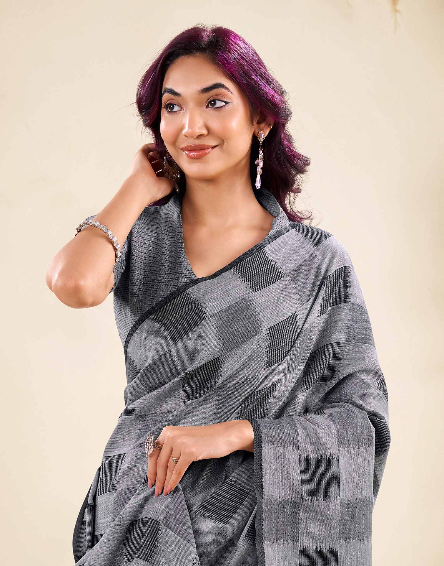 Grey Silk Woven Saree - Image 2
