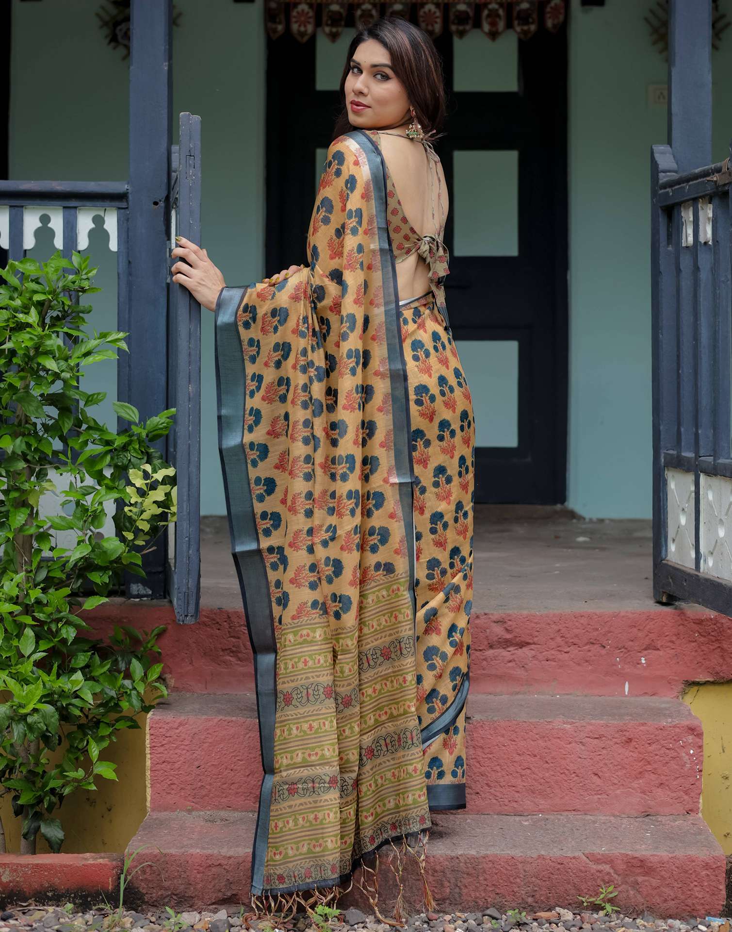 Khaki Linen Printed Saree - Image 5