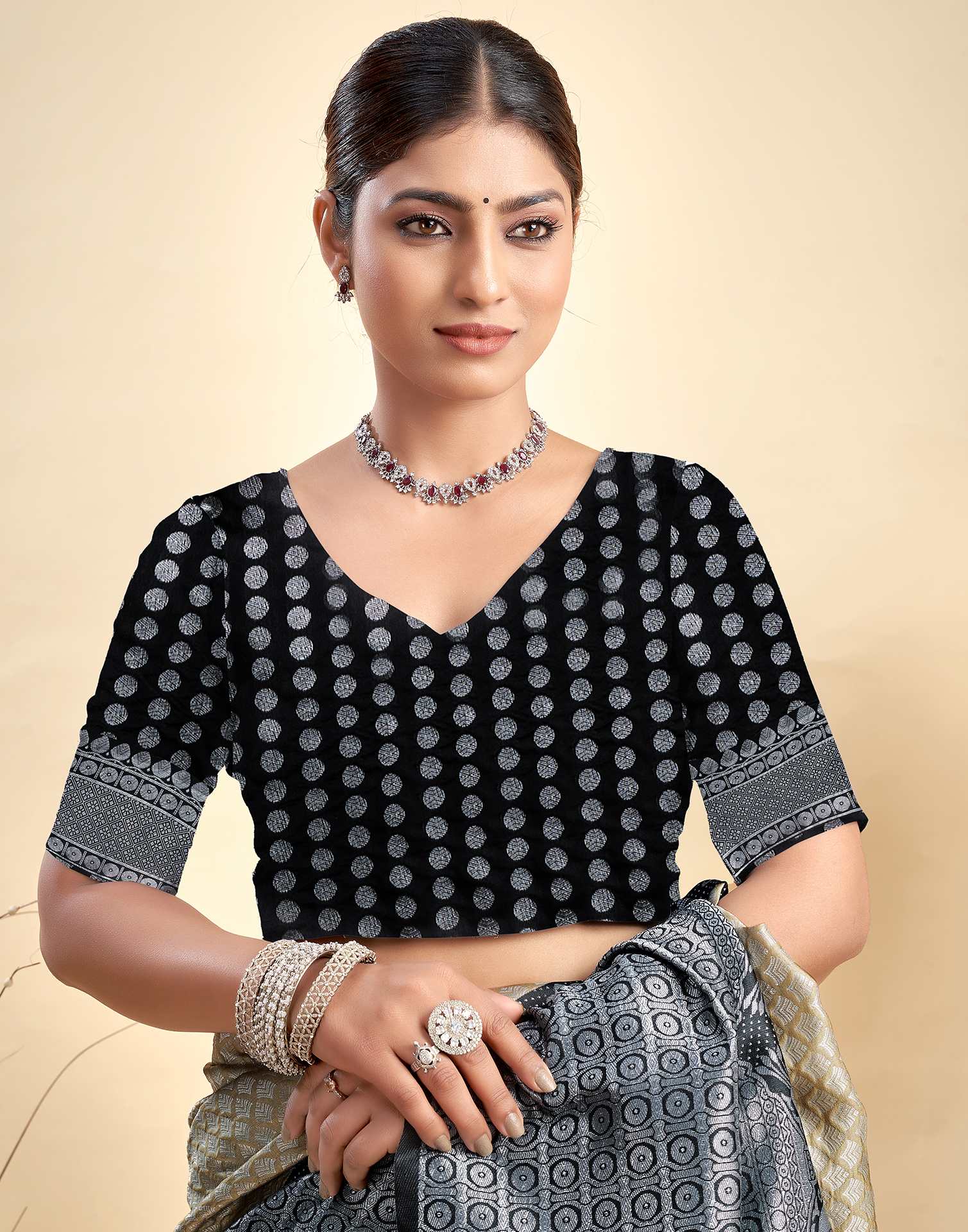Khaki Silk Woven Kanjivaram Saree - Image 7