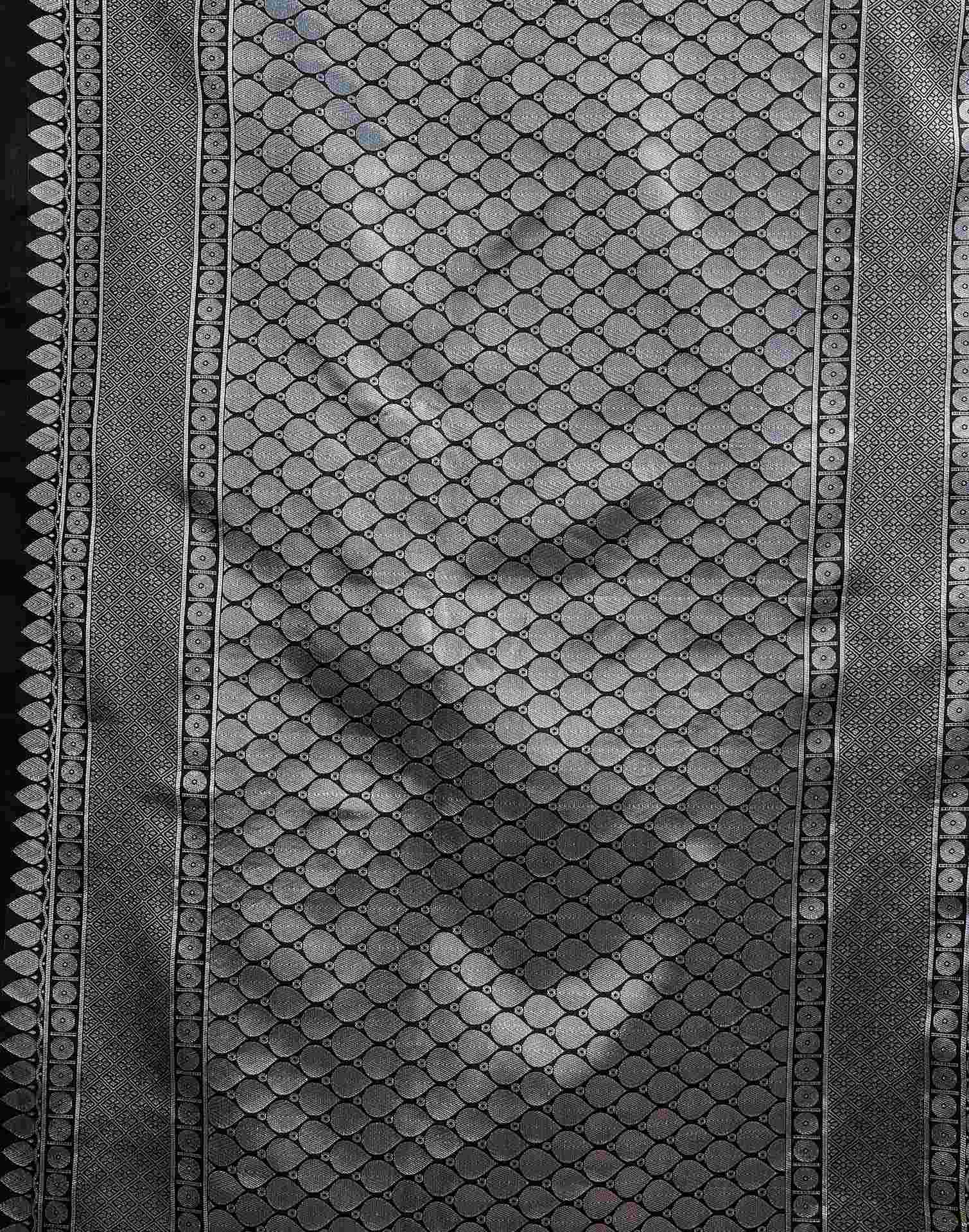 Khaki Silk Woven Kanjivaram Saree - Image 8