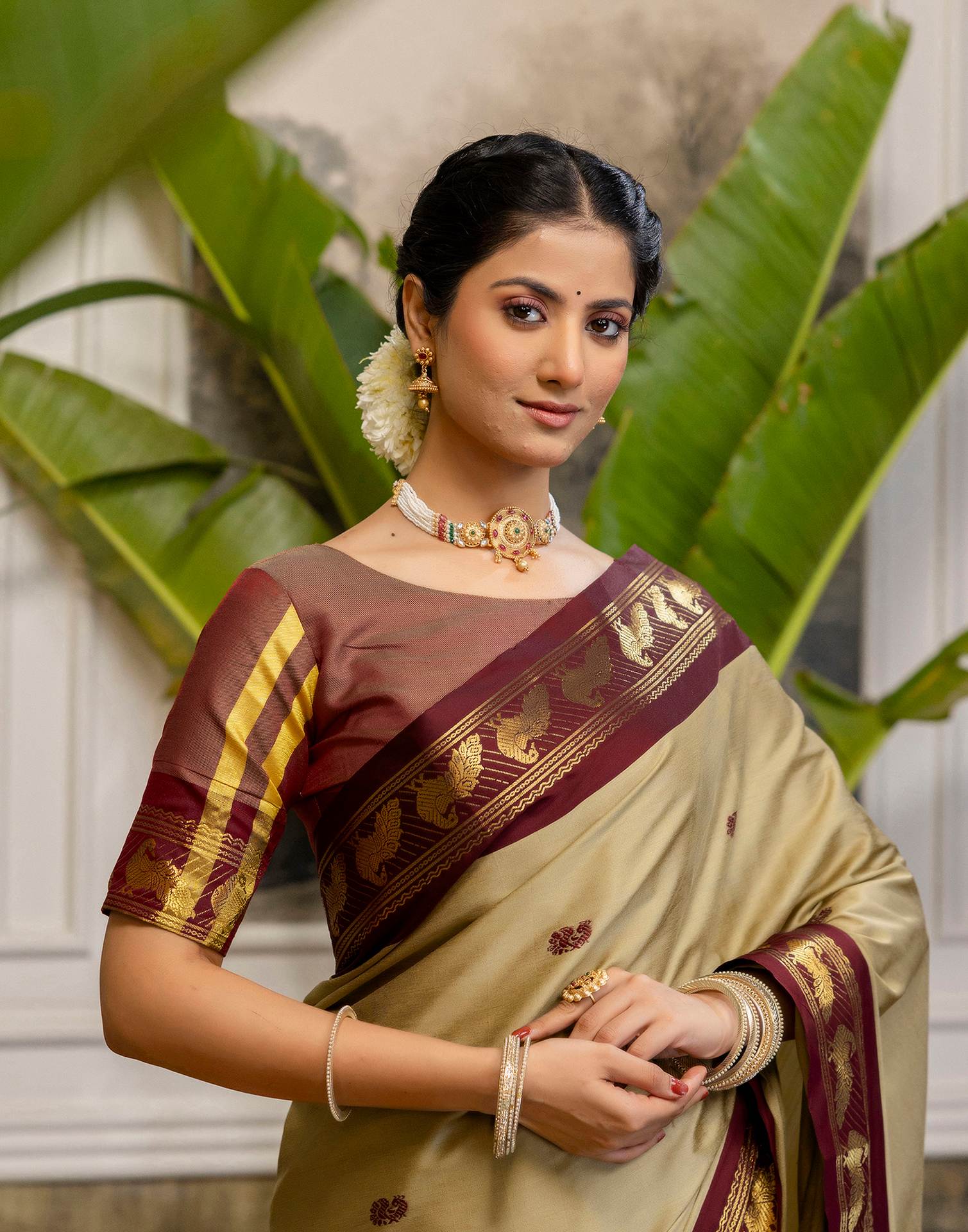 Khaki Silk Woven Kanjivaram Saree - Image 4