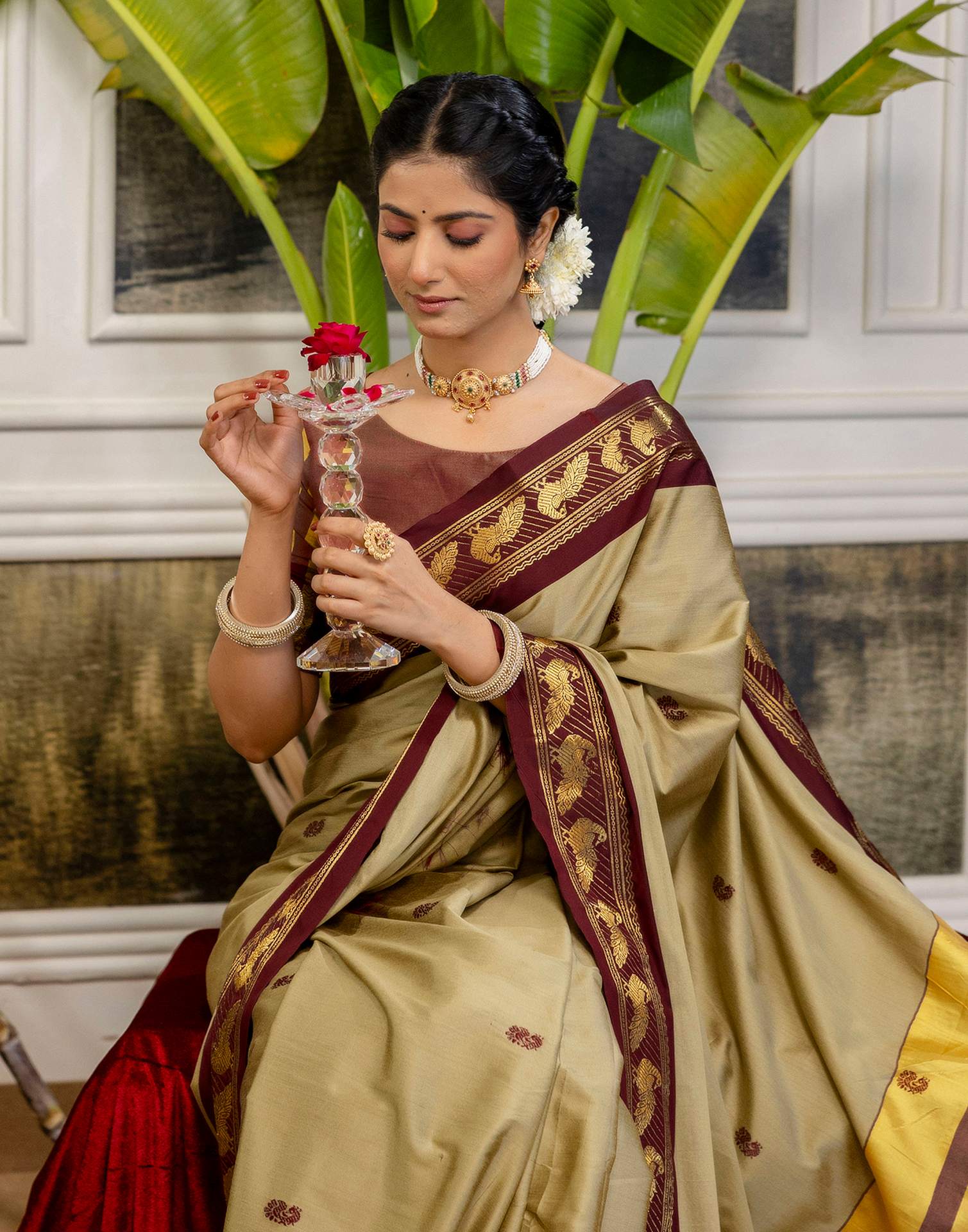 Khaki Silk Woven Kanjivaram Saree - Image 9