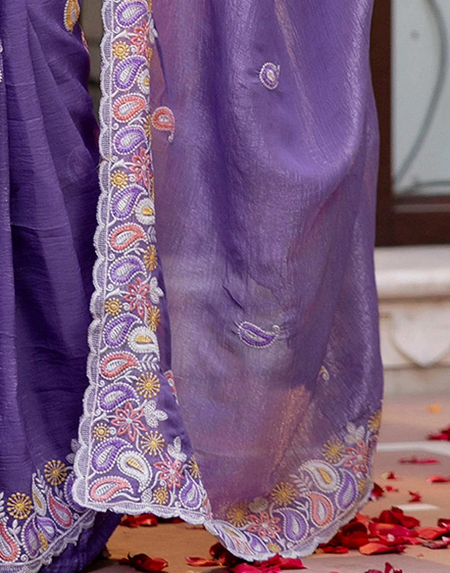 Lavender Shimmer Embroidery Saree - Image 10