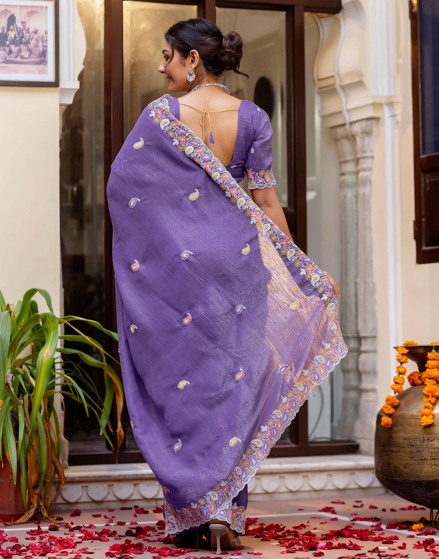 Lavender Shimmer Embroidery Saree - Image 7