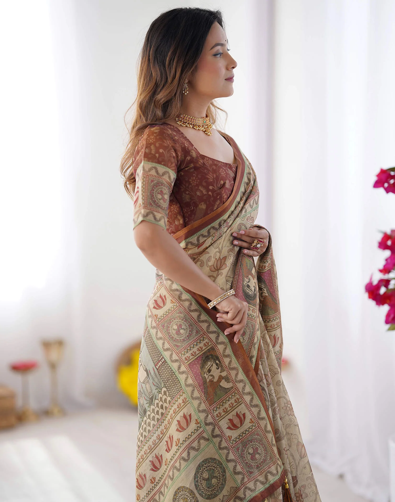 Light Beige Linen Floral Printed Saree - Image 4