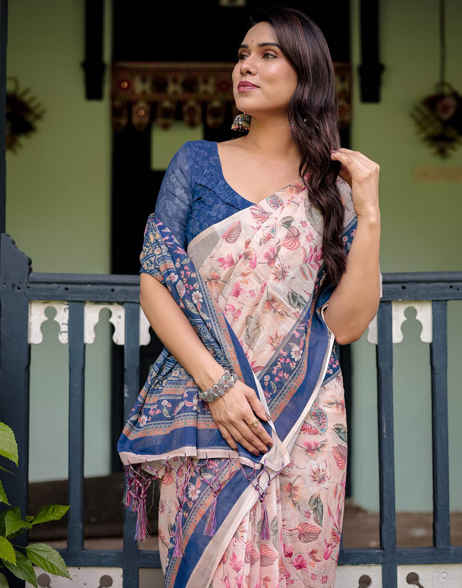 Light Beige Linen Printed Saree - Image 2