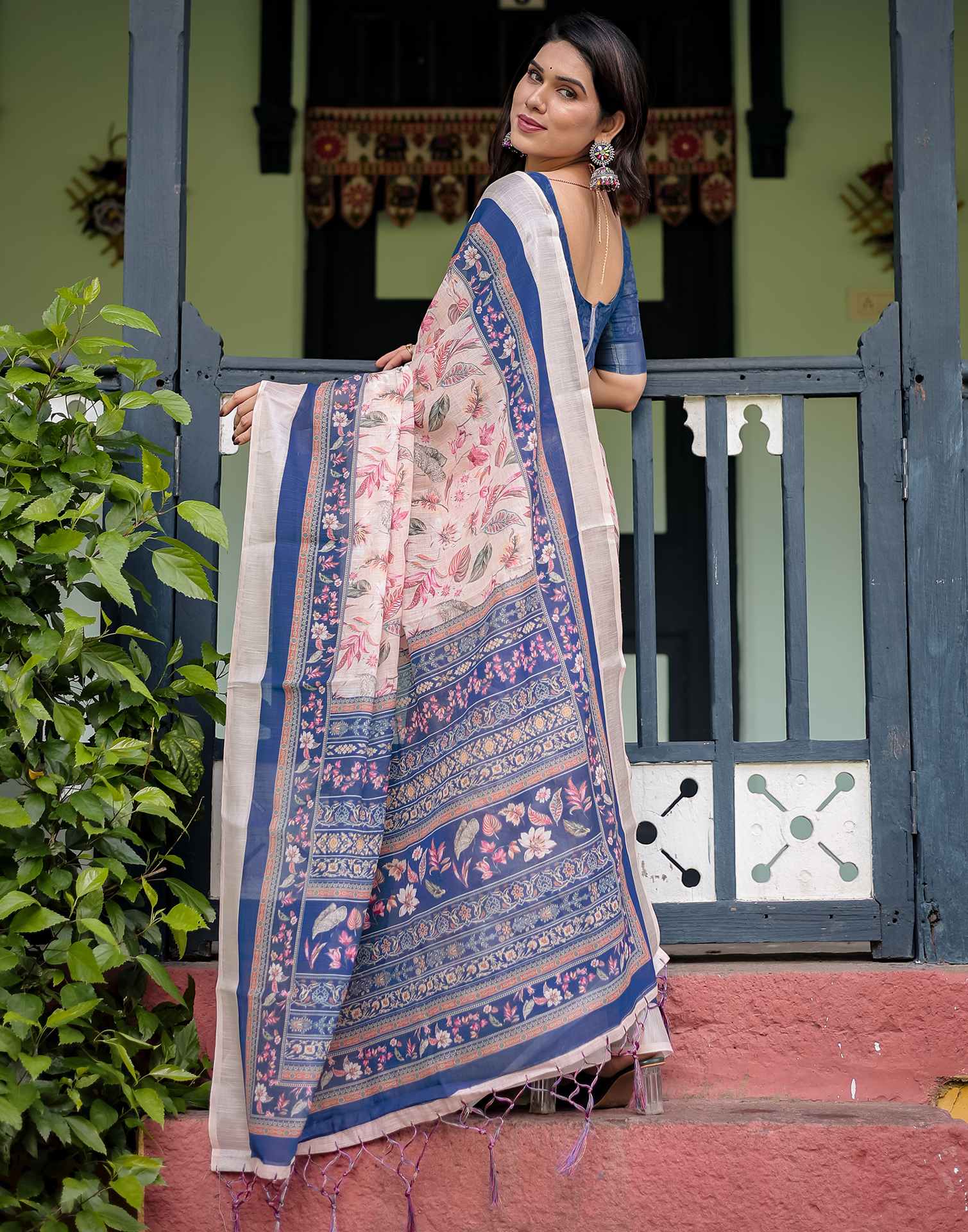 Light Beige Linen Printed Saree - Image 5
