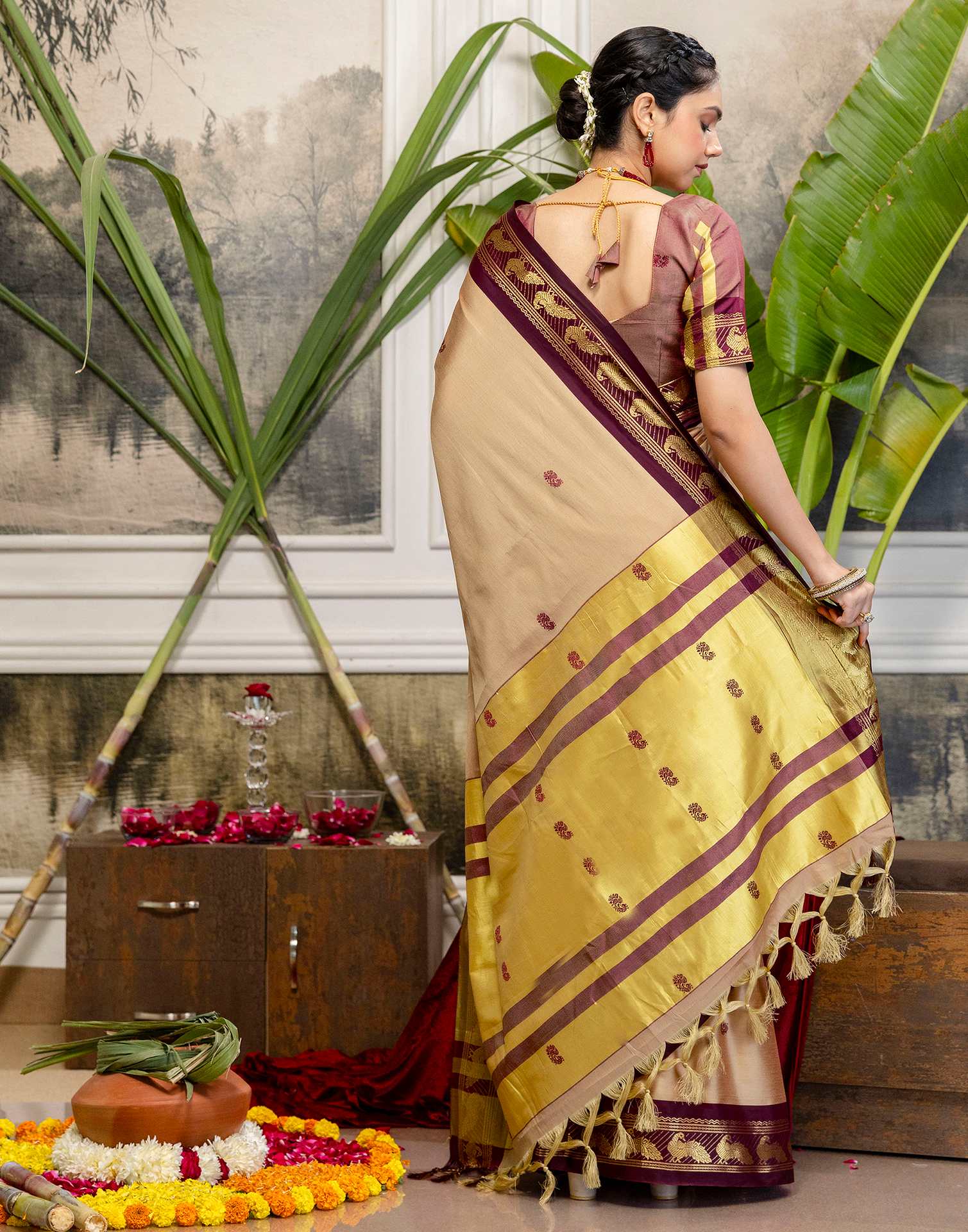 Light Brown Silk Woven Kanjivaram Saree - Image 6