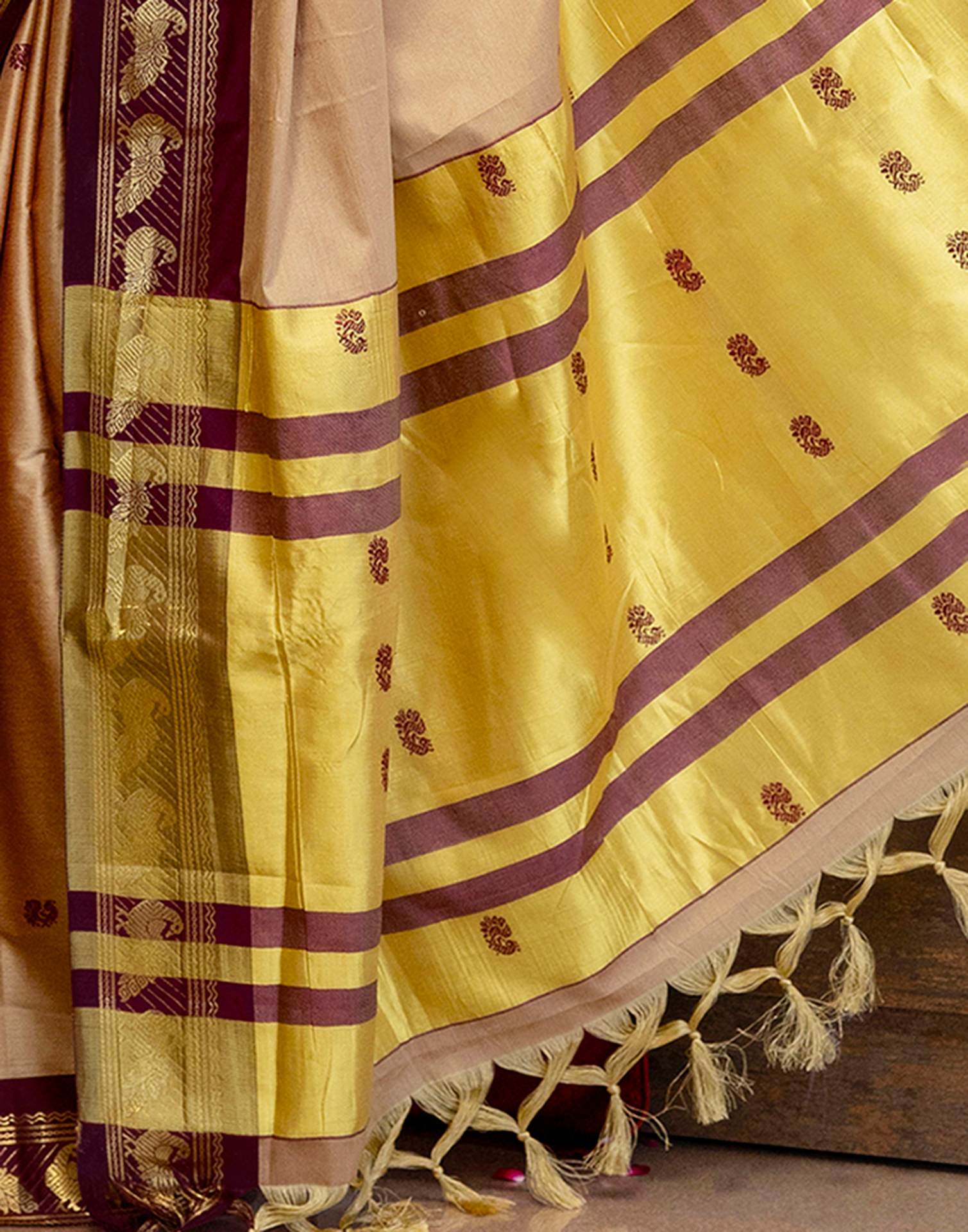 Light Brown Silk Woven Kanjivaram Saree - Image 8