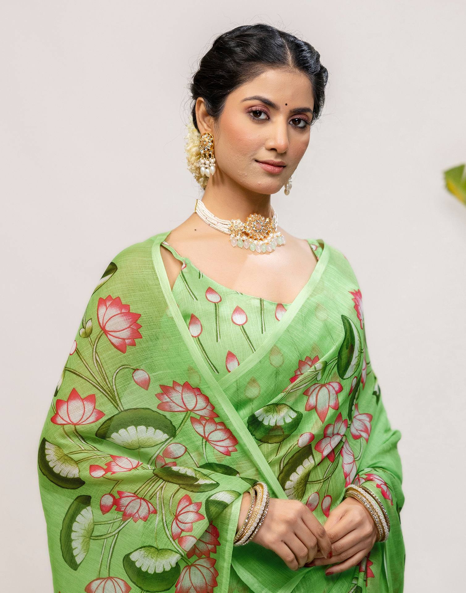 Light Green Cotton Floral Printed Saree - Image 4