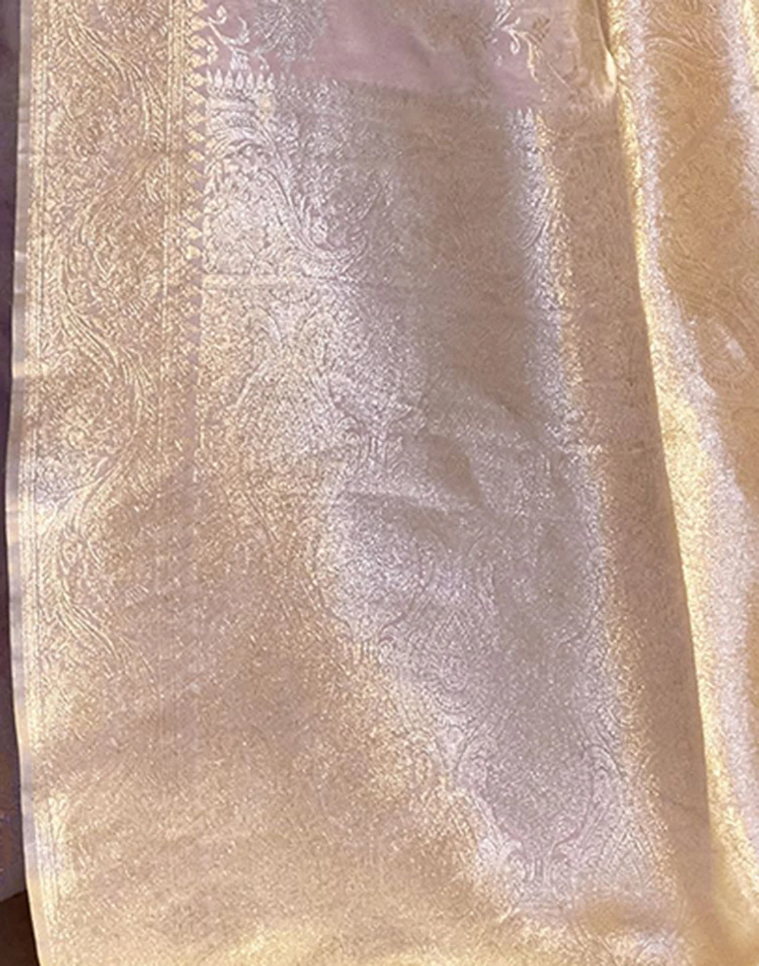 Light Lavender Silk Woven Banarasi Saree - Image 5