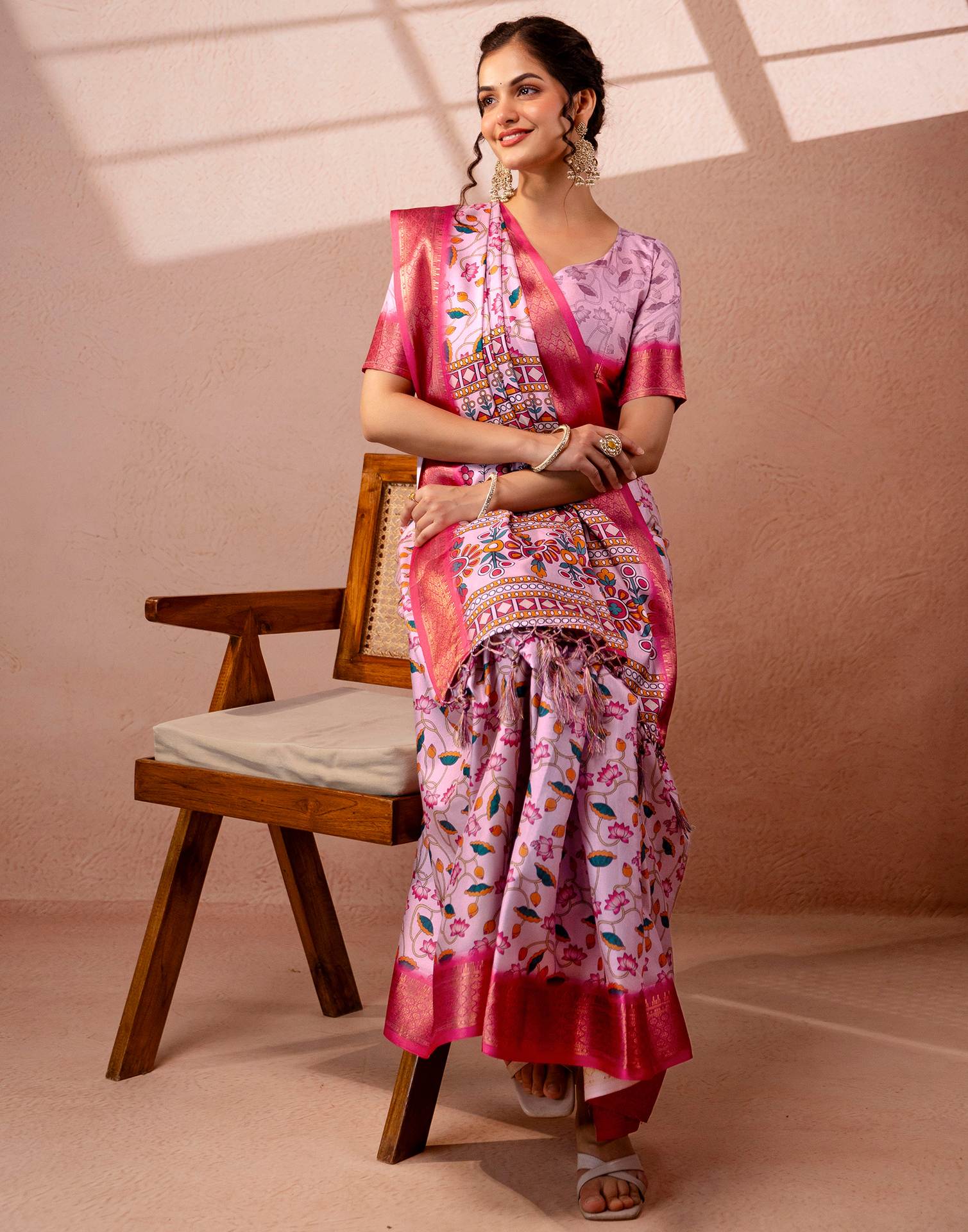Light Mauve Silk Kalamkari Printed Woven Border Saree - Image 10