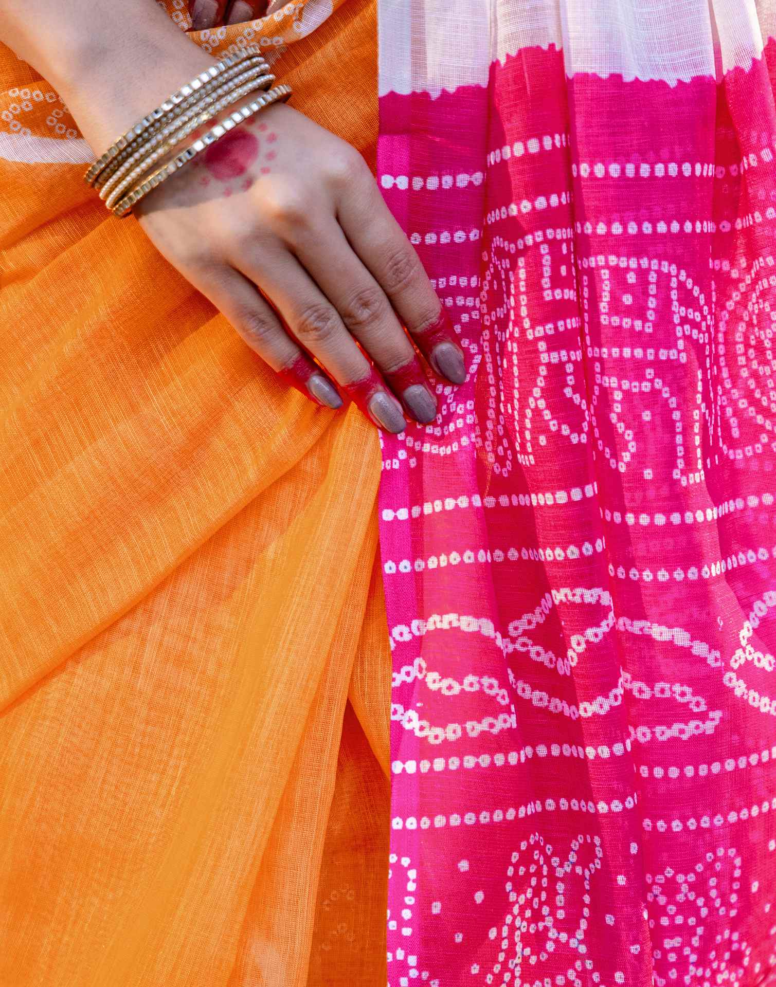 Vat Savitri Special Light Orange Linen Bandhani Printed Saree - Image 13